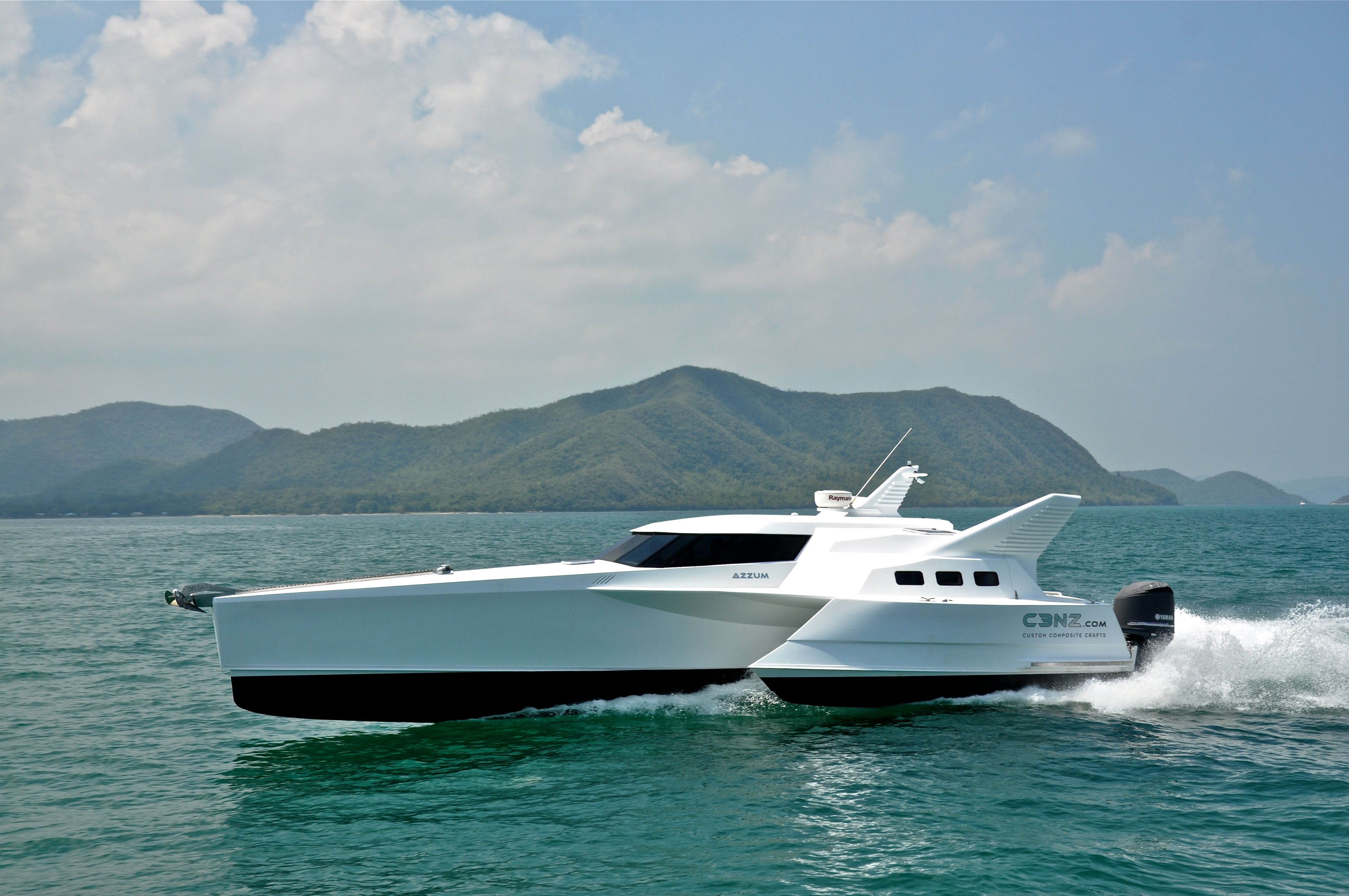 Azzum Wavepiercer 12 · 2010 in vendita in Thailandia (Phuket) — foto 1