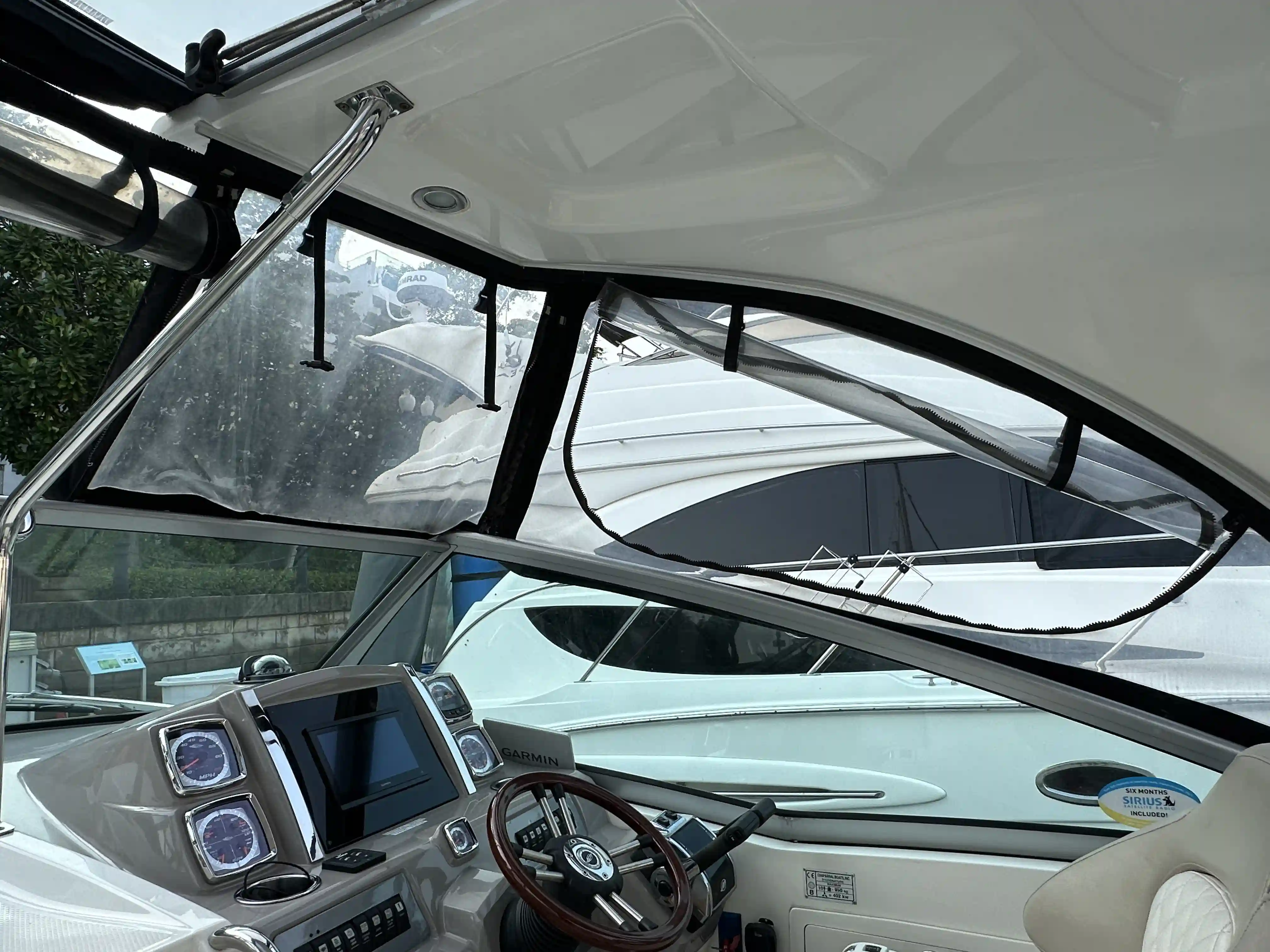 Chaparral 310 Signature · 2011 en venta en Singapur — foto 9