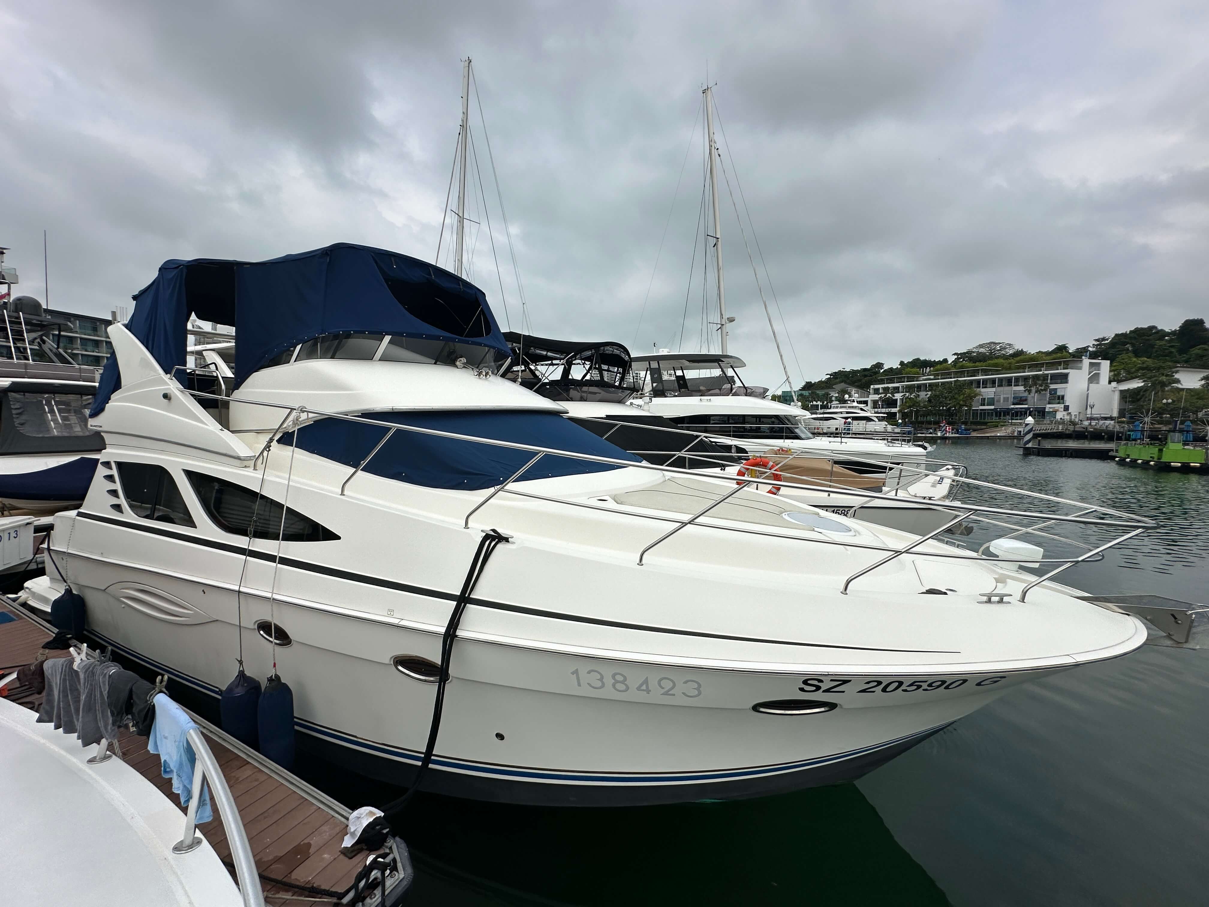 Silverton 43 Sport Bridge · 2007 in vendita in Singapore — foto 1