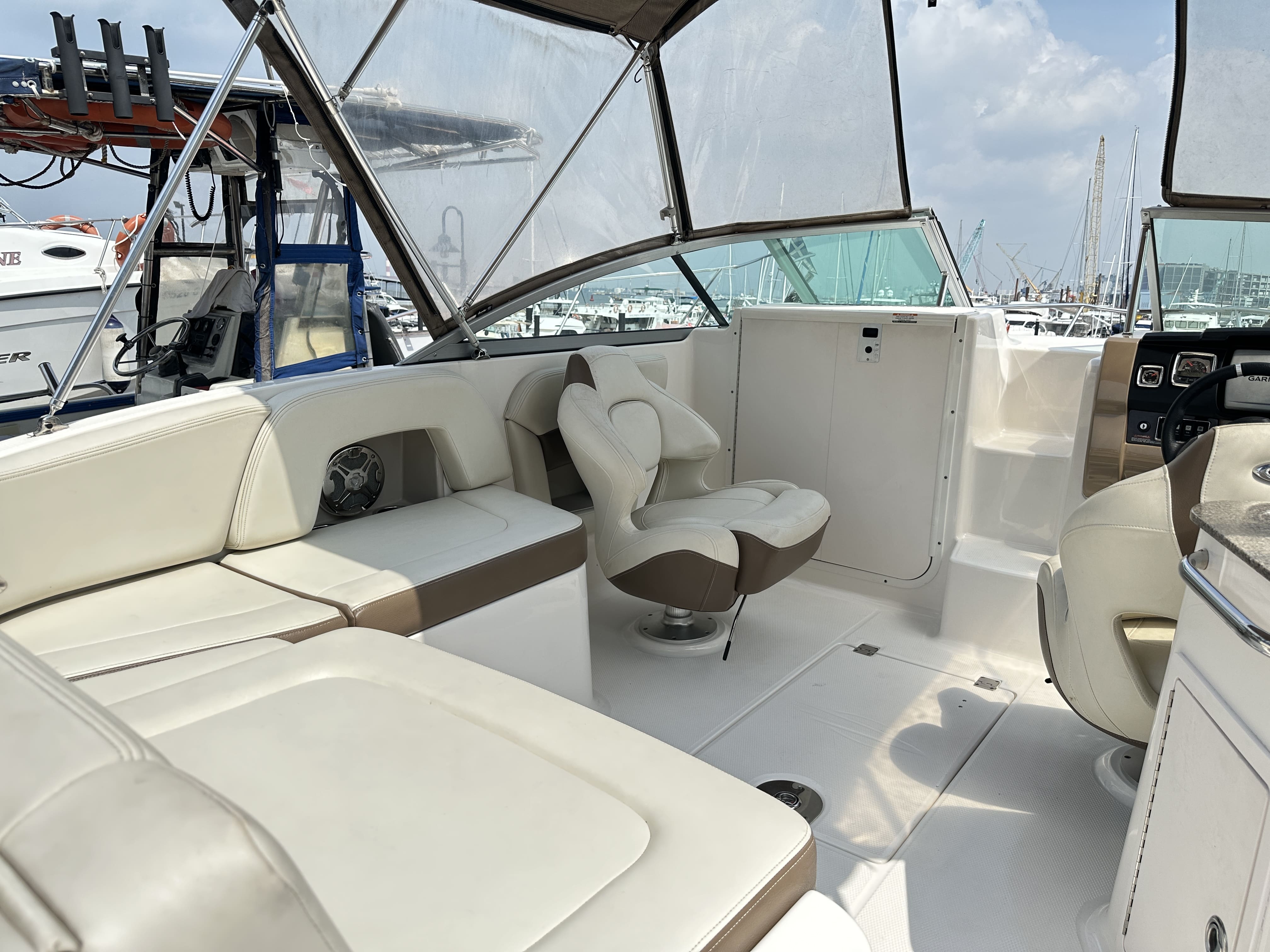 Chaparral 225 SSi · 2014 en venta en Singapur — foto 9