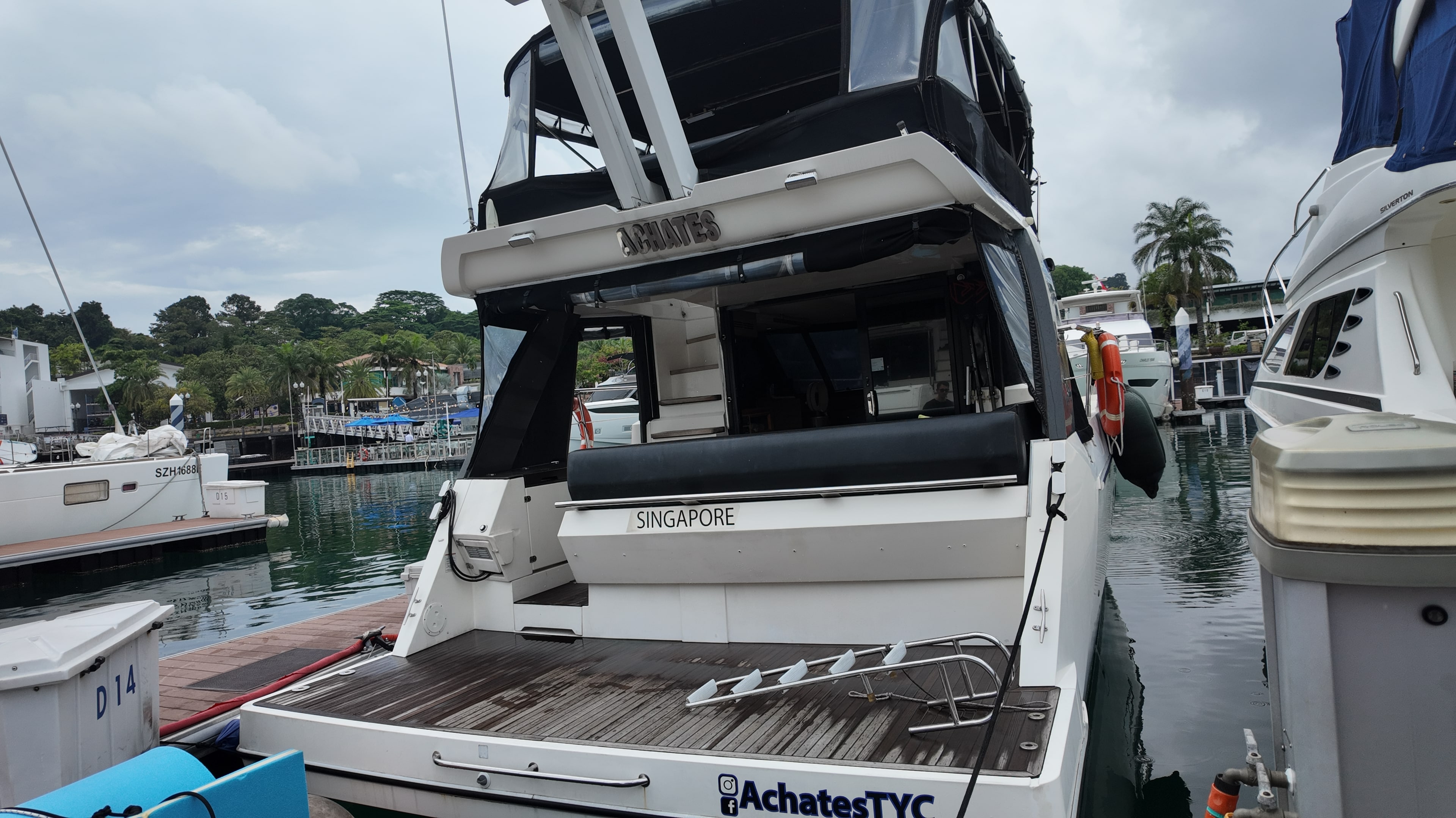 Sealine F42 · 2012 en venta en Singapur — foto 5