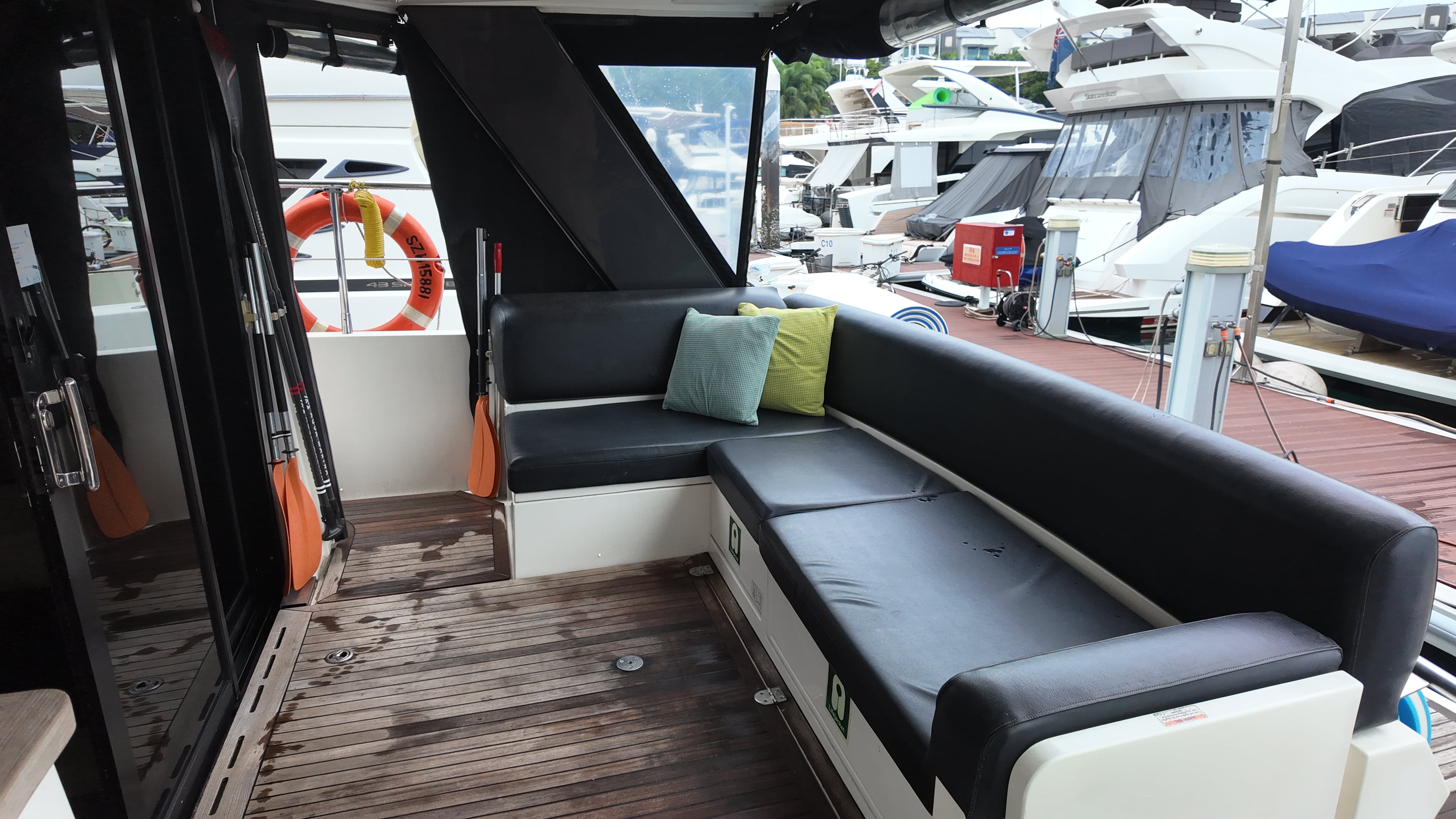 Sealine F42 · 2012 en venta en Singapur — foto 10