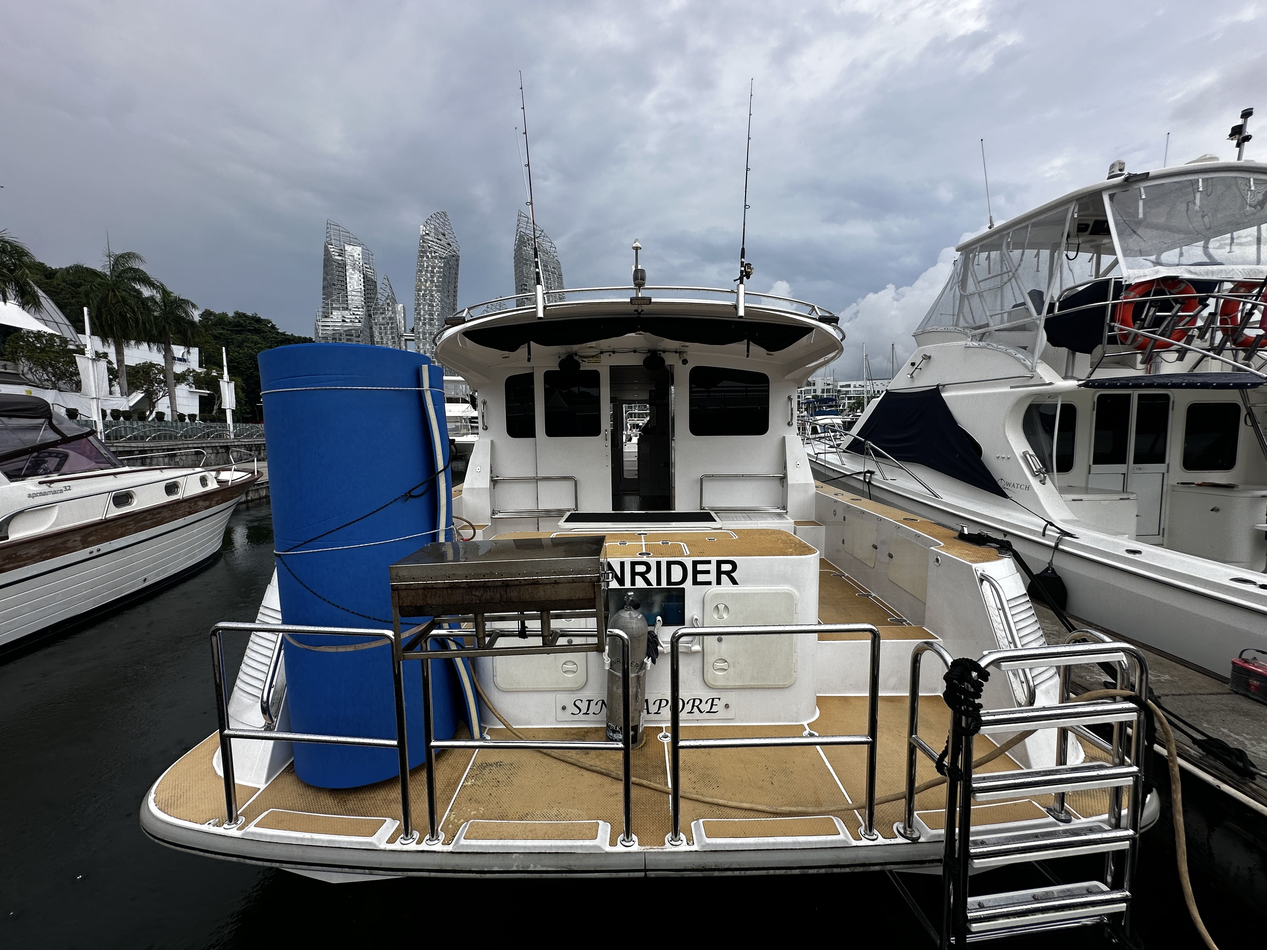 Custom 40 · 2016 in vendita in Singapore — foto 5