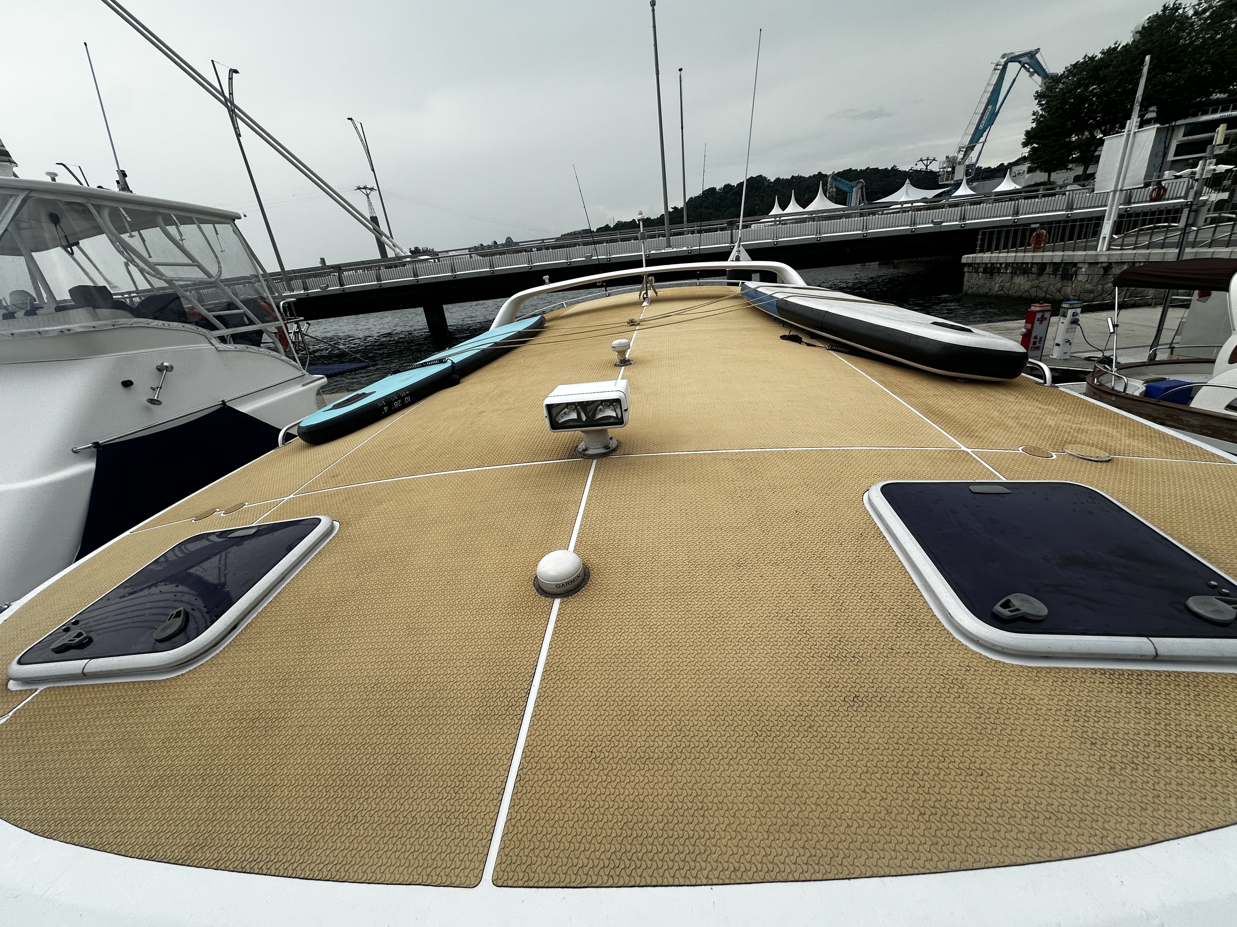 Custom 40 · 2016 in vendita in Singapore — foto 10