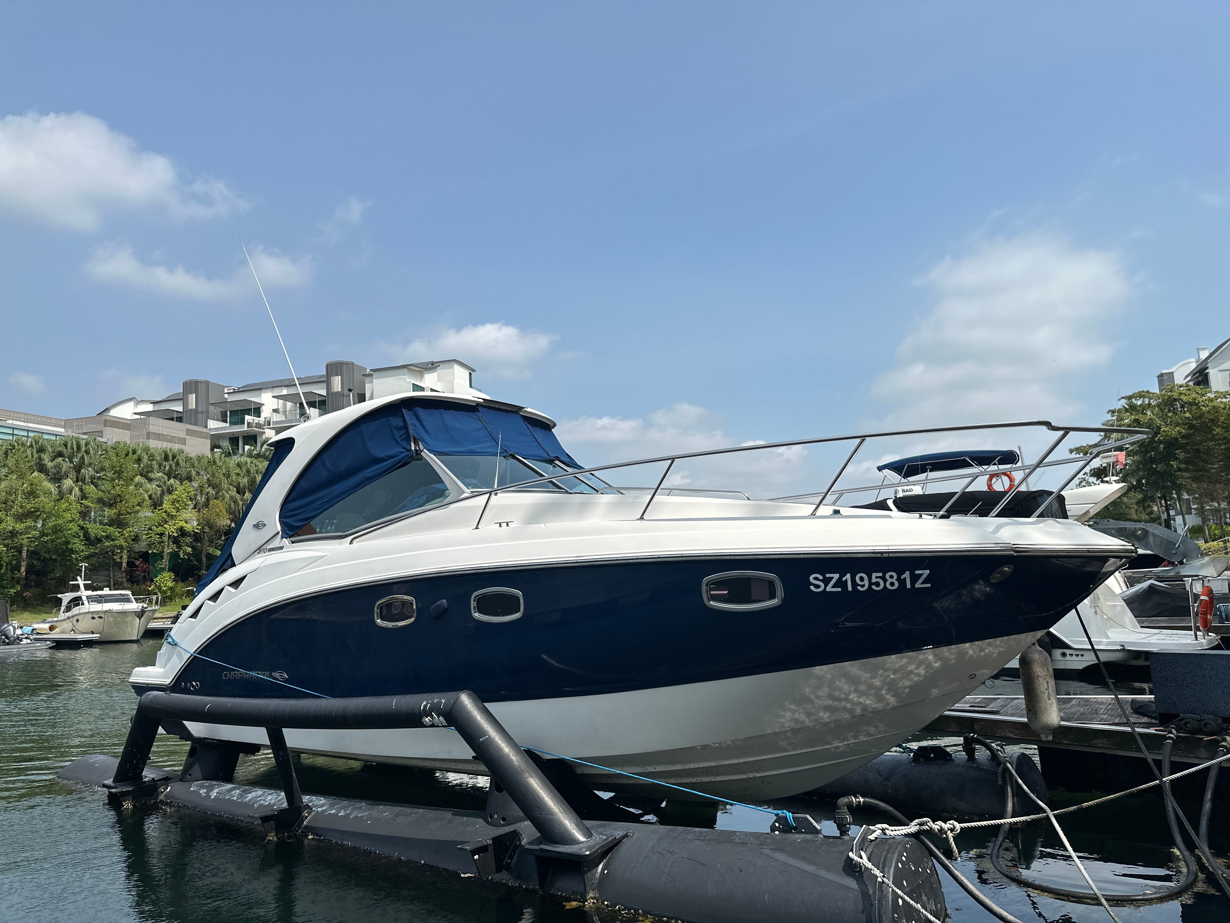 Chaparral 310 Signature · 2010 en venta en Singapur — foto 4