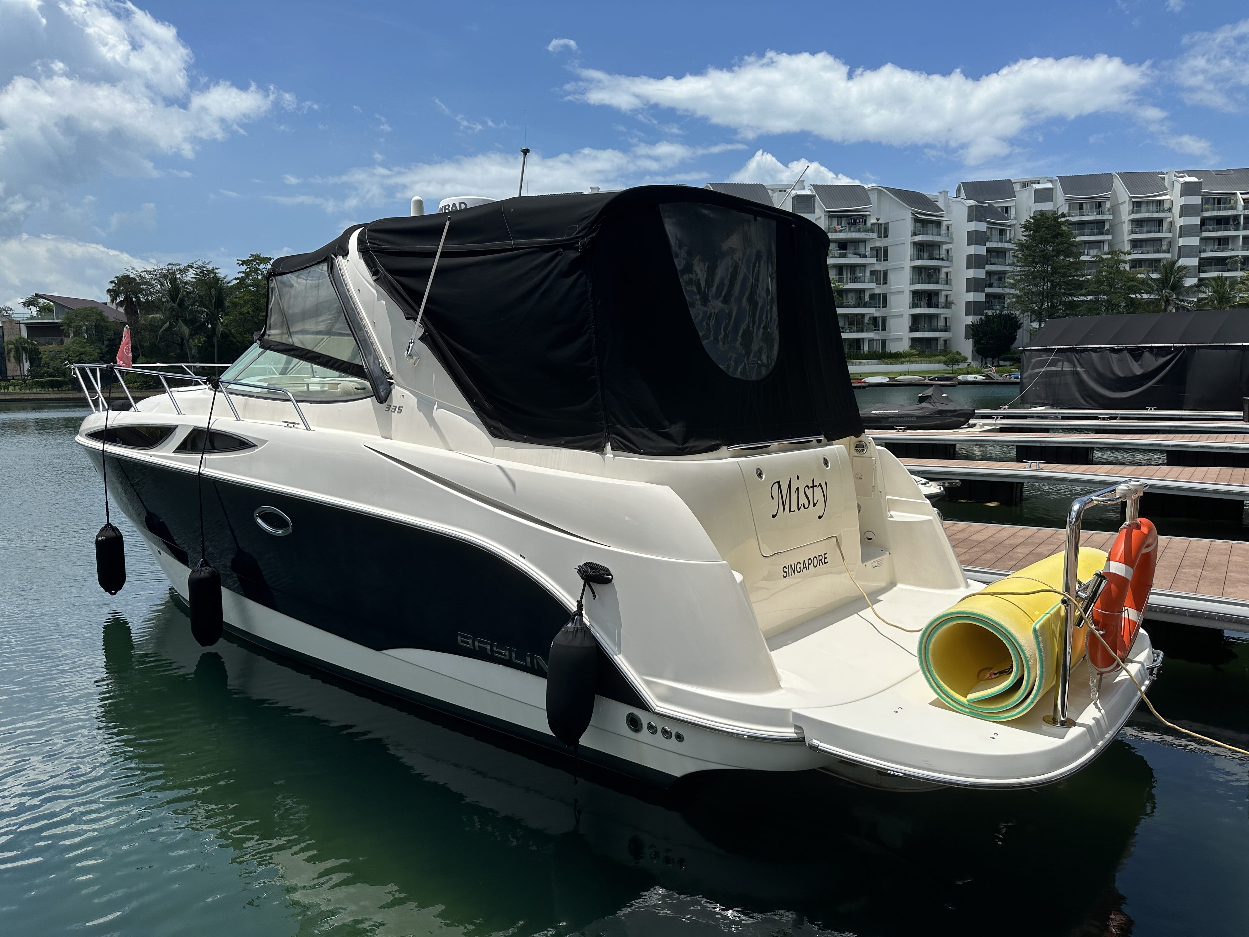 Bayliner 335 SB · 2012 en venta en Singapur — foto 2