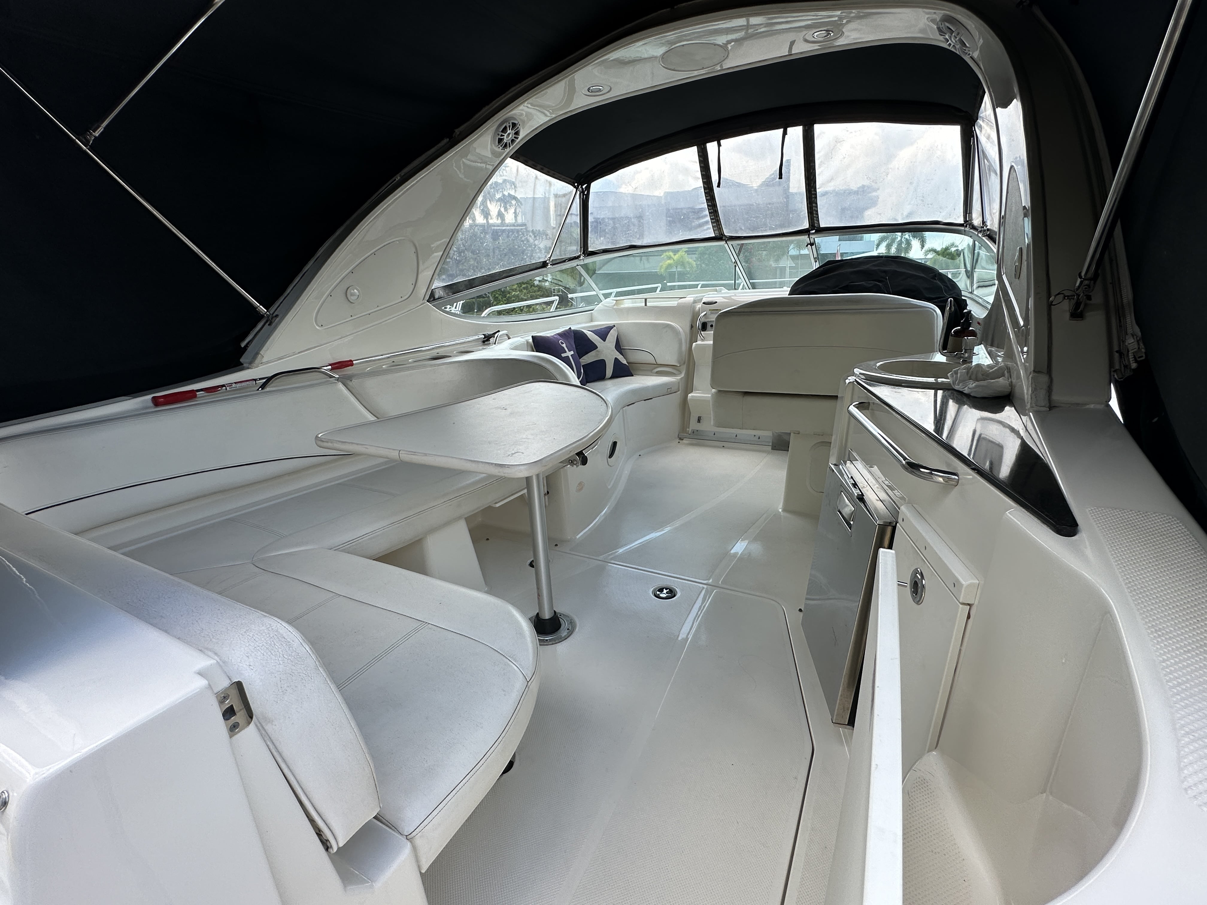 Bayliner 335 SB · 2012 en venta en Singapur — foto 9
