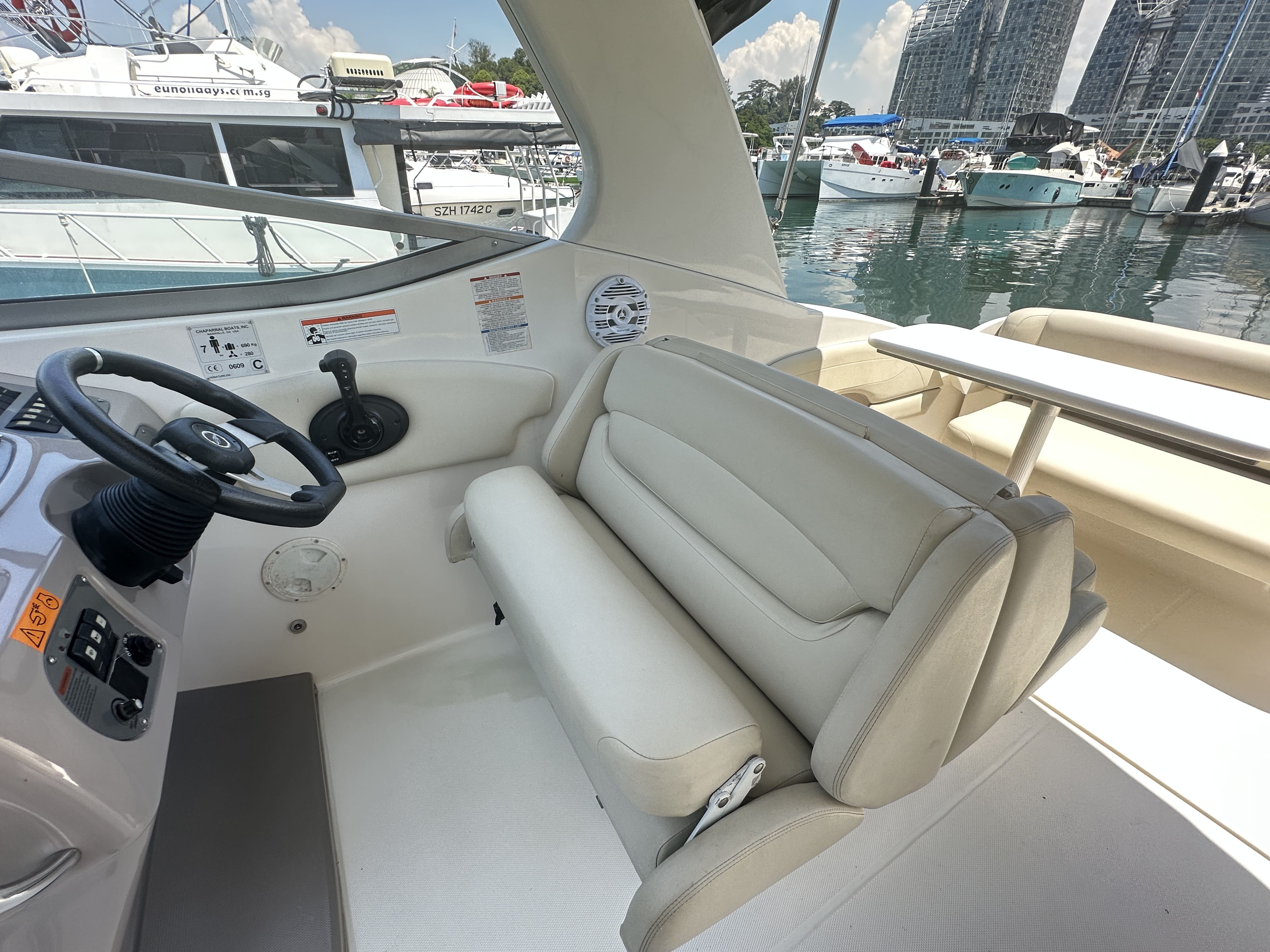 Chaparral 250 Signature · 2009 in vendita in Singapore — foto 9