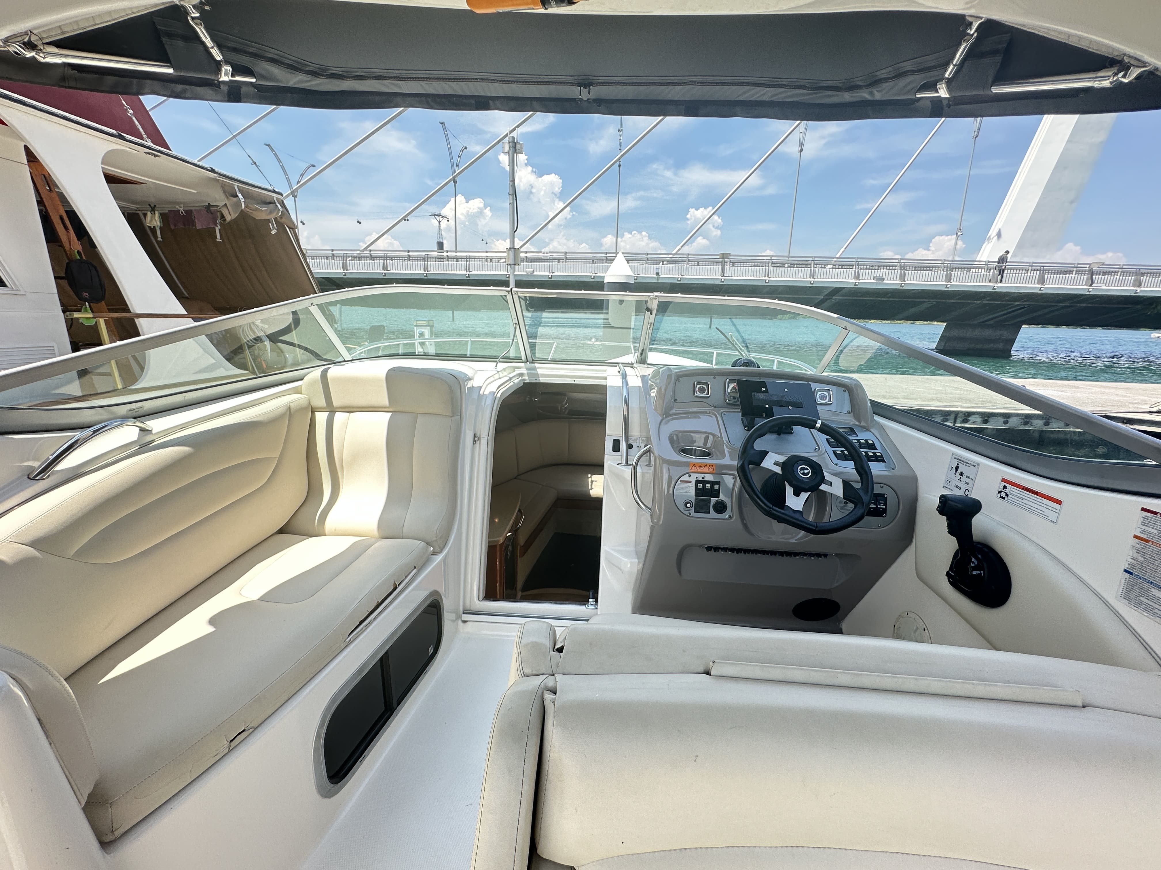 Chaparral 250 Signature · 2009 in vendita in Singapore — foto 10
