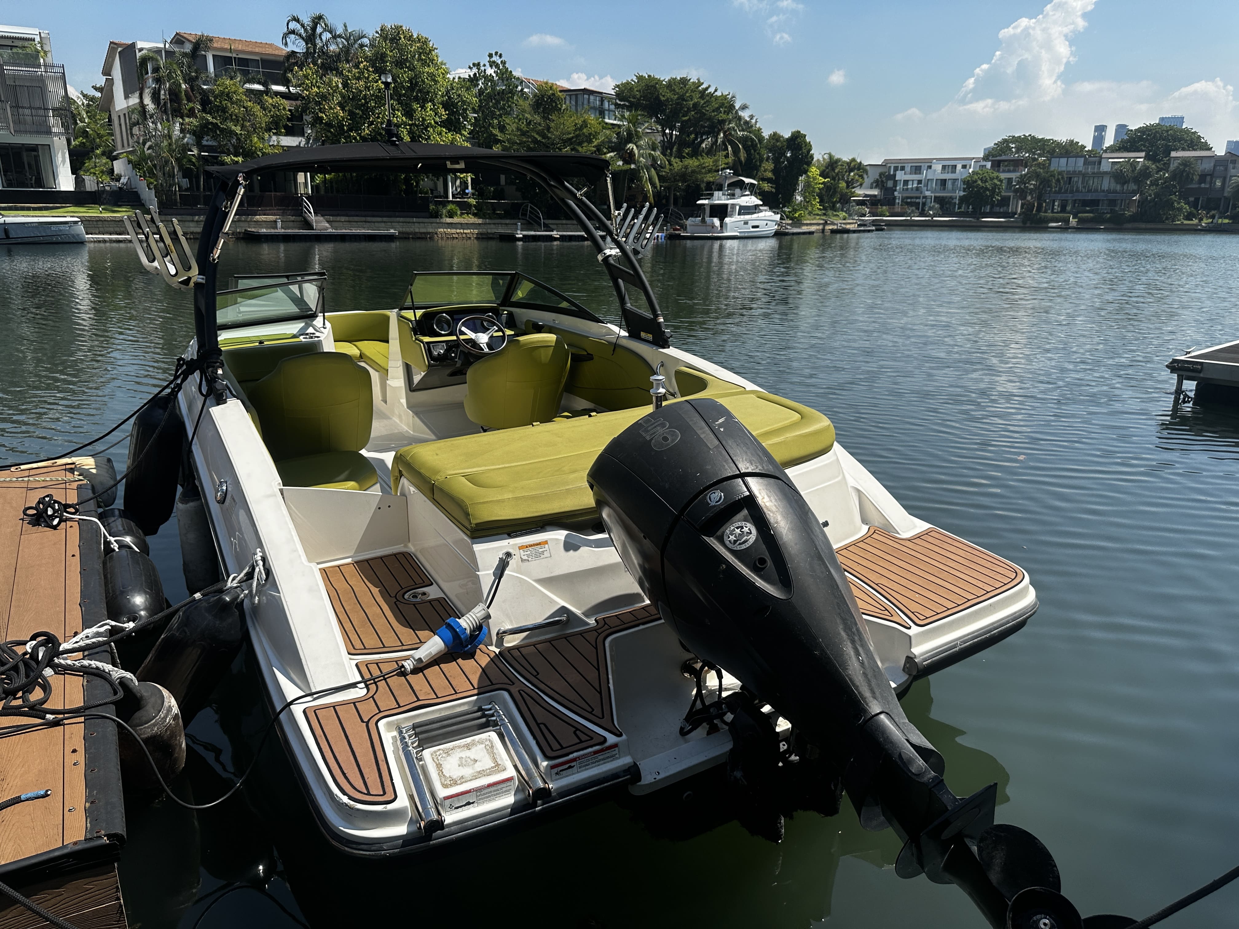Sea Ray SPX 210 · 2018 in vendita in Singapore — foto 4