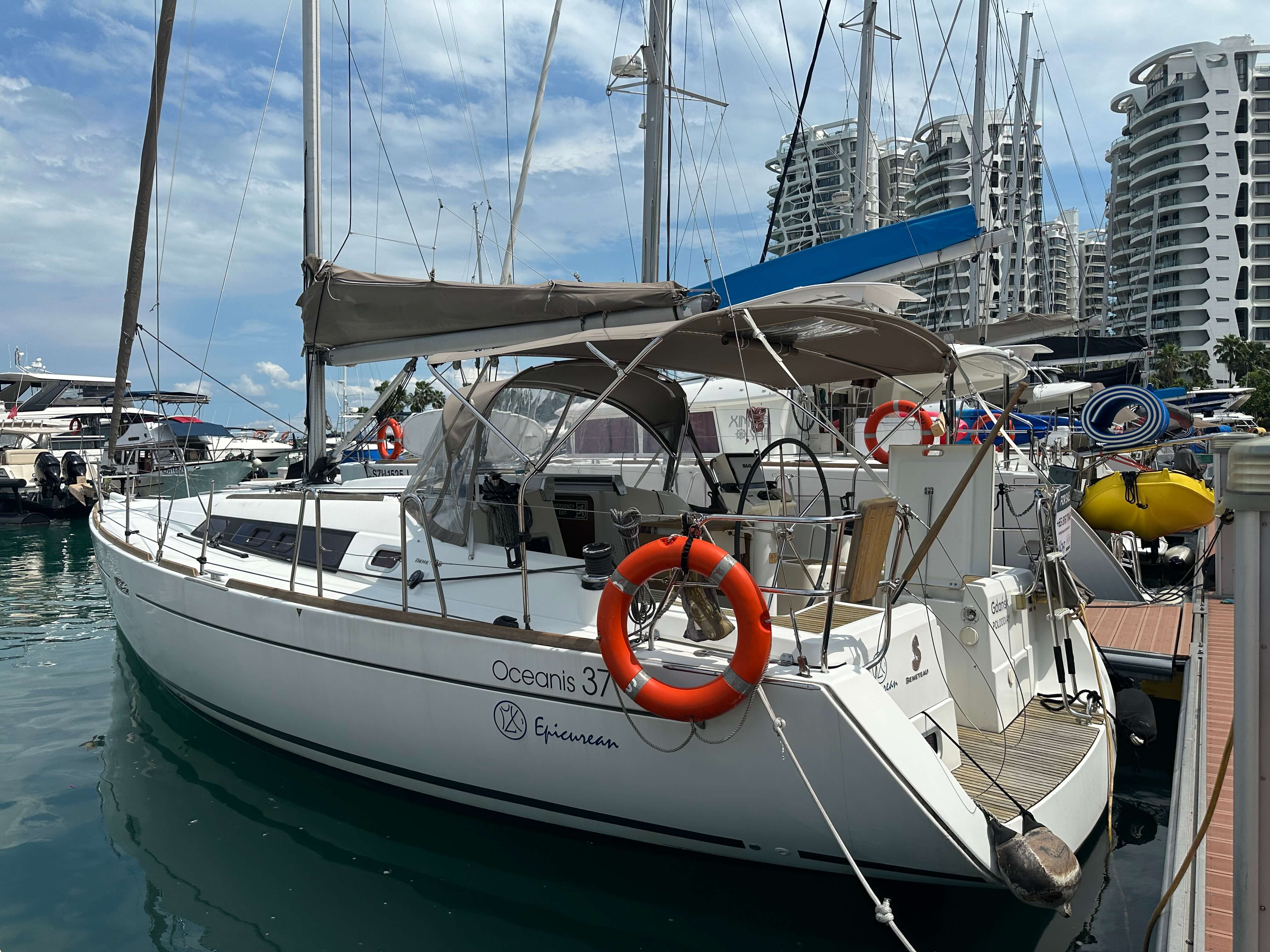 Beneteau Oceanis 37 · 2012 in vendita in Singapore — foto 3