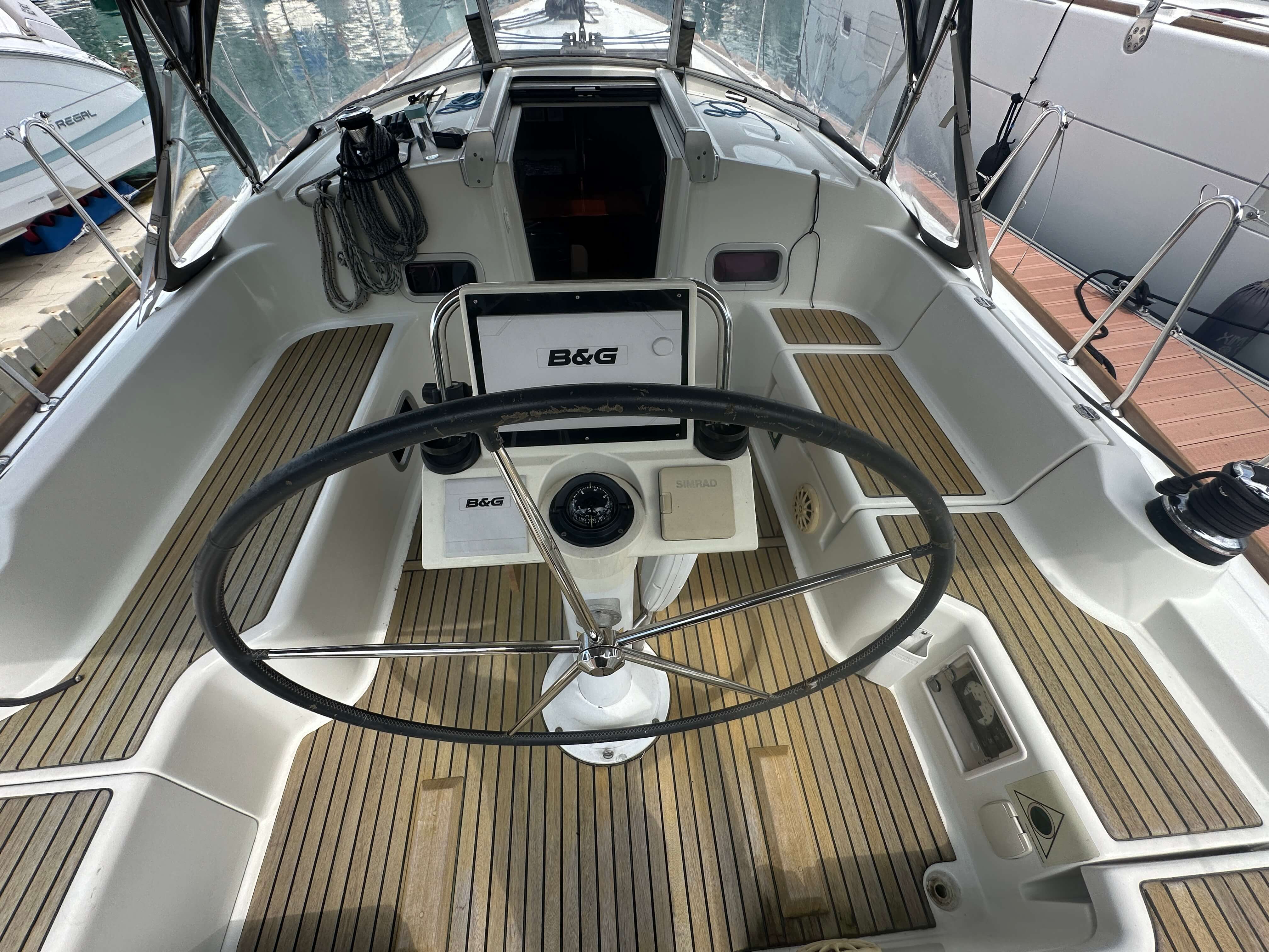 Beneteau Oceanis 37 · 2012 in vendita in Singapore — foto 6