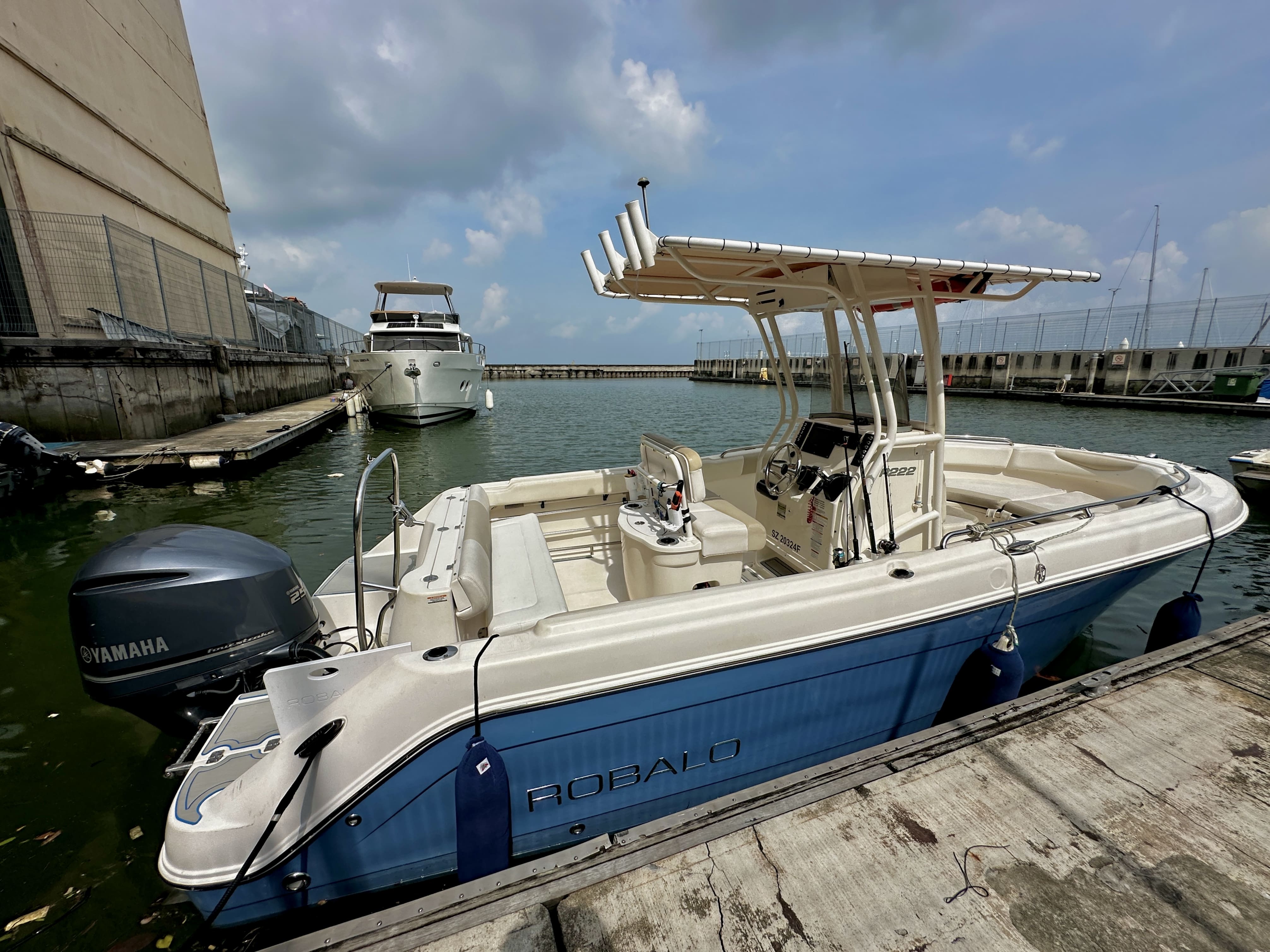 Robalo R222 · 2014 en venta en Singapur — foto 4