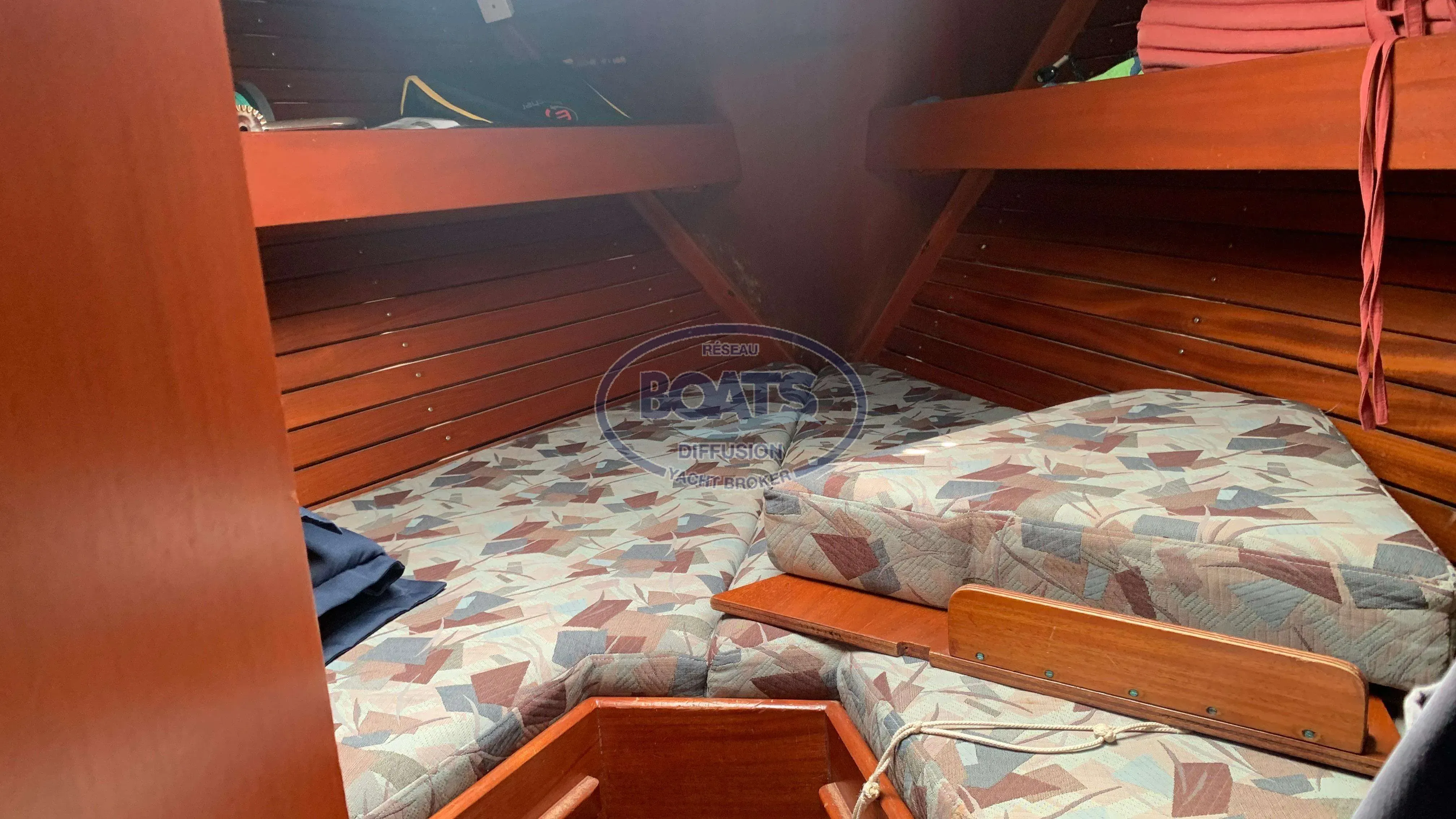 HALLBERG RASSY 352 · 1981 en venta en Otra zona — foto 8