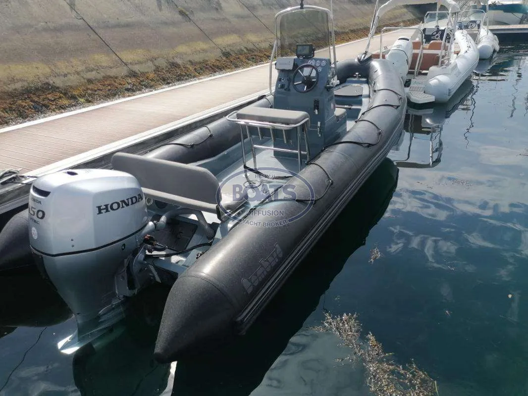 Bombard EXPLORER 700 NEO · 2021 in vendita in Altra zona — foto 2