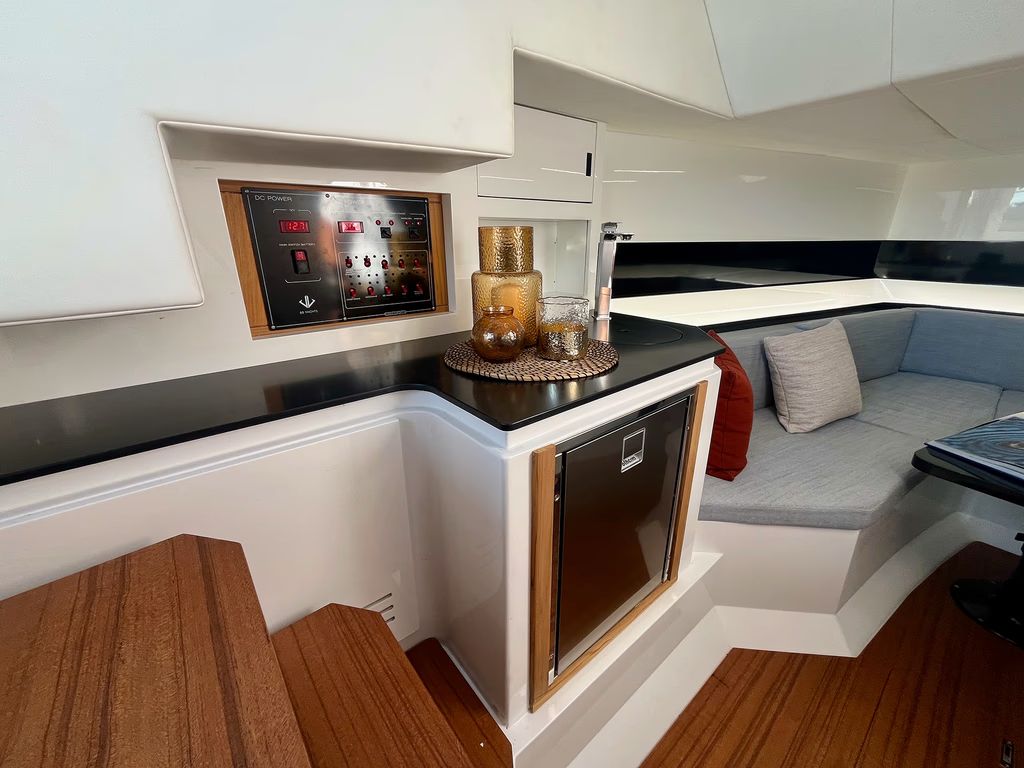 BB Yachts BB35 Elba inboard for sale in French Riviera — photo 5