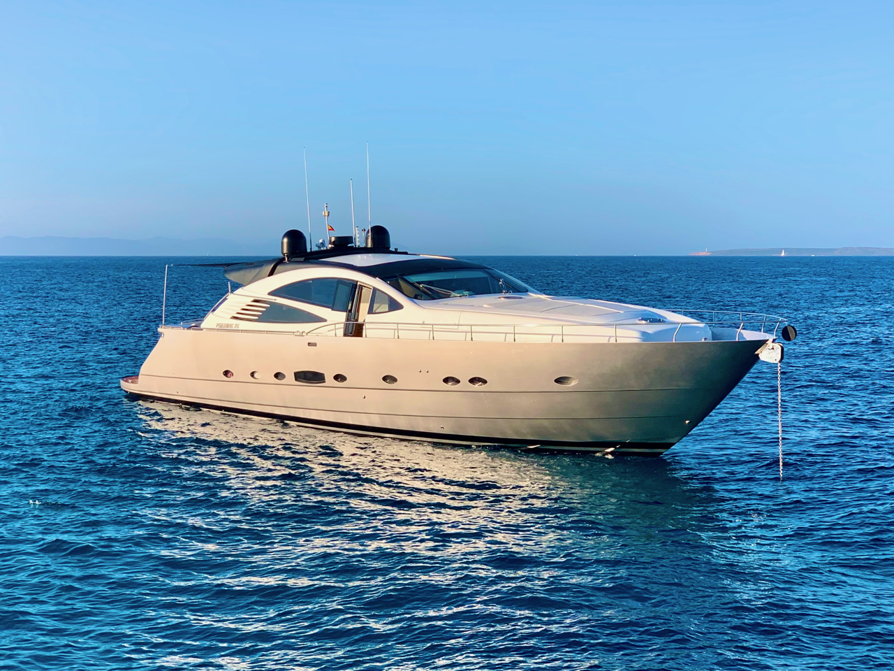 Pershing 76 · 2005 zu verkaufen – Andere Region — Foto 1