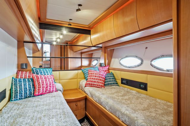 Pershing 76 · 2005 zu verkaufen – Andere Region — Foto 10