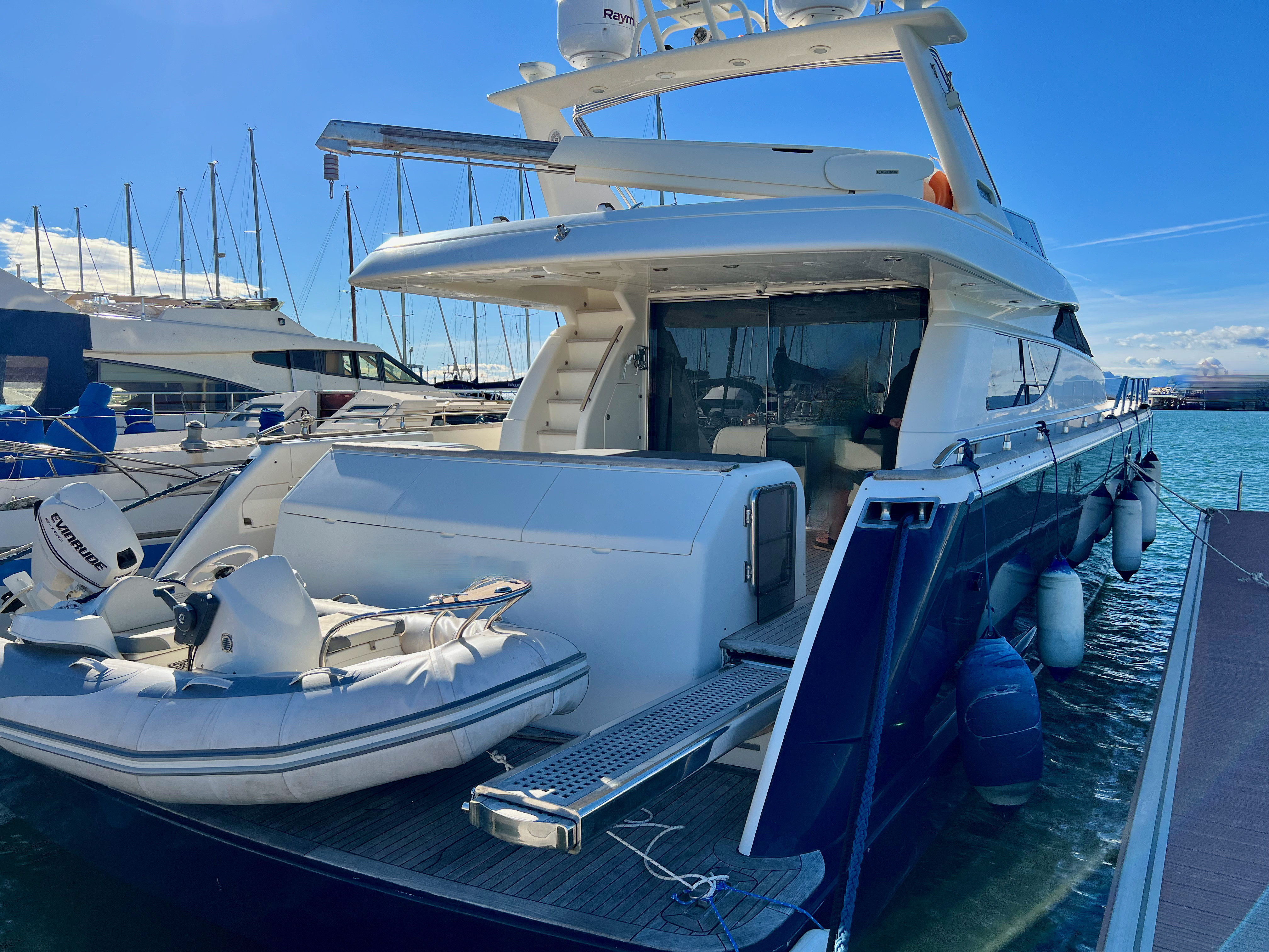 Uniesse 72 MY · 2002 in vendita in Costa Dorada e Tarragona — foto 3