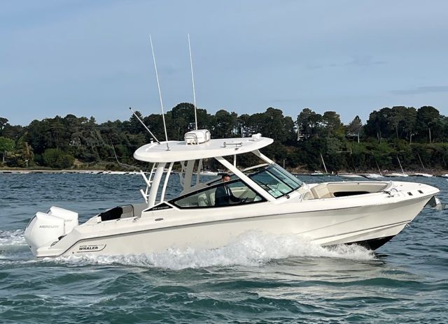 Boston Whaler Vantage 280 · 2021 for sale in Brittany — photo 8