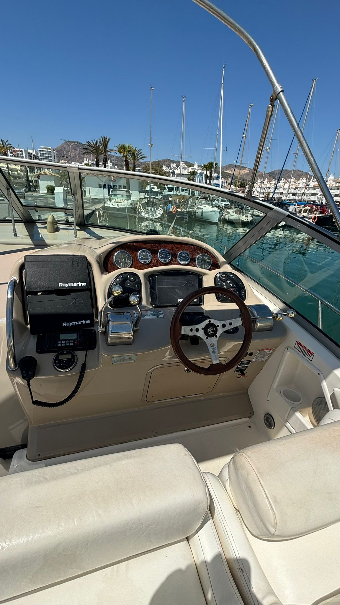 Sea ray 320 sundancer · 2004 en venta en Málaga y Costa del Sol — foto 1