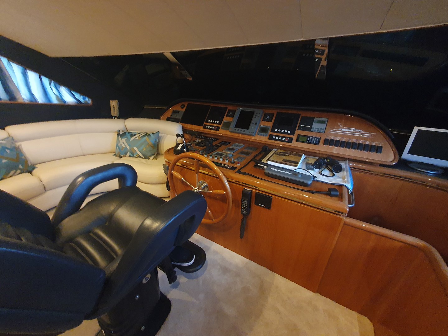 Elegance 82 · 2001 for sale in Málaga & Costa del Sol — photo 10