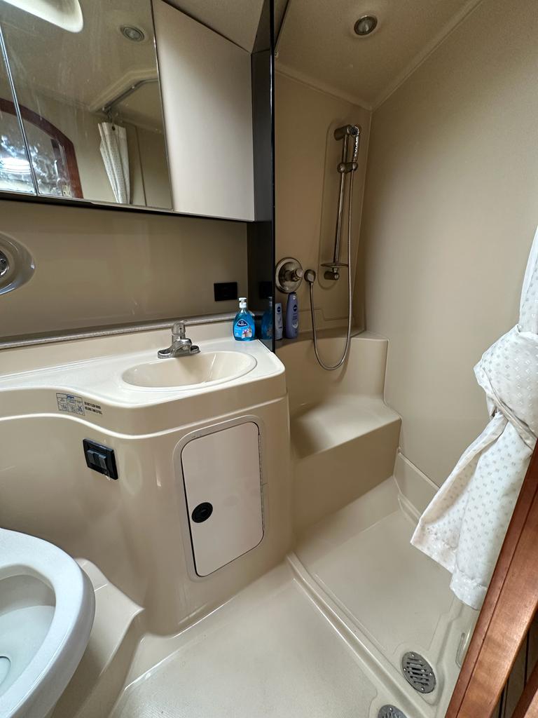 Cruisers Yachts 34 Express · 2005 in vendita in Croazia — foto 10