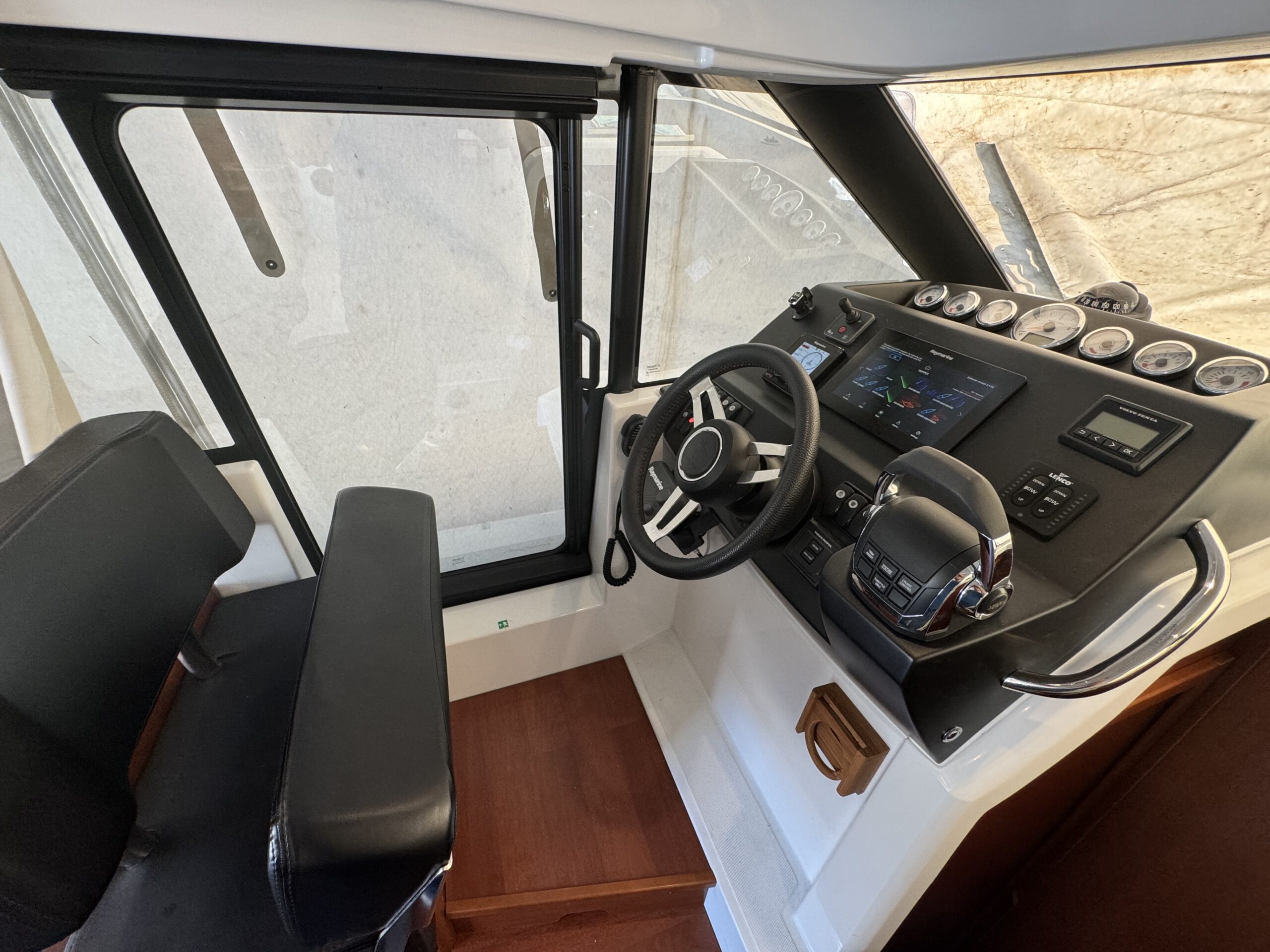 Jeanneau NC9 · 2018 for sale in Croatia — photo 9