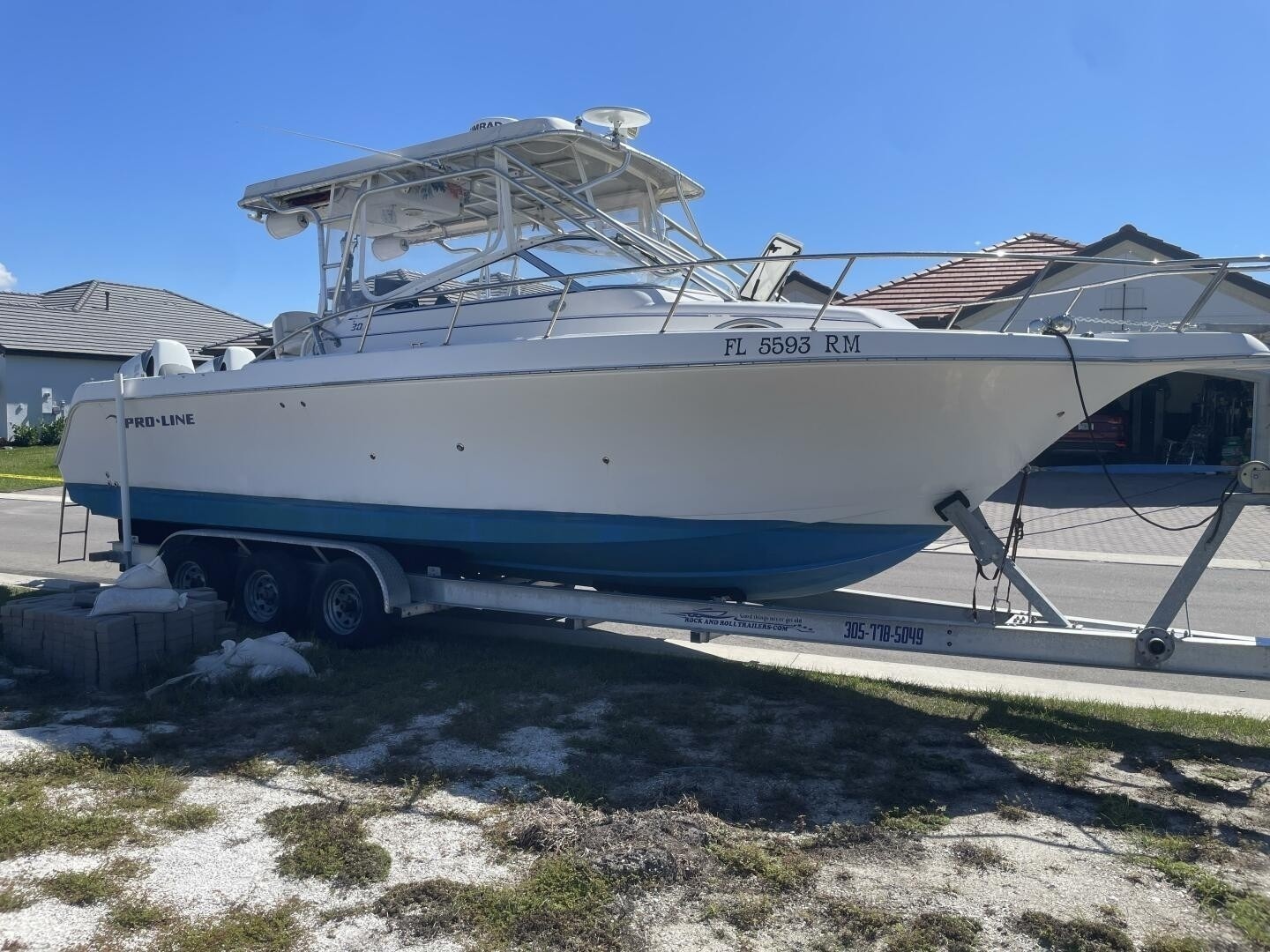 Pro-Line 30 Express Walkaround · 2004 for sale in Florida — photo 2