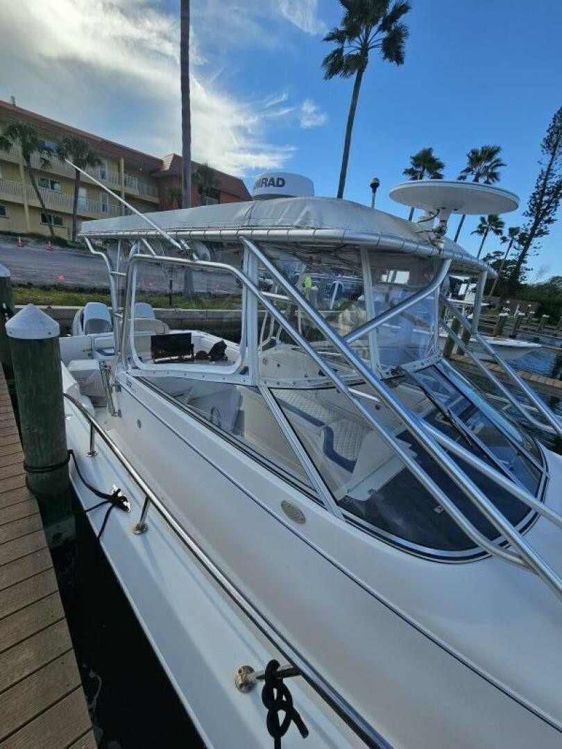 Pro-Line 30 Express Walkaround · 2004 for sale in Florida — photo 4