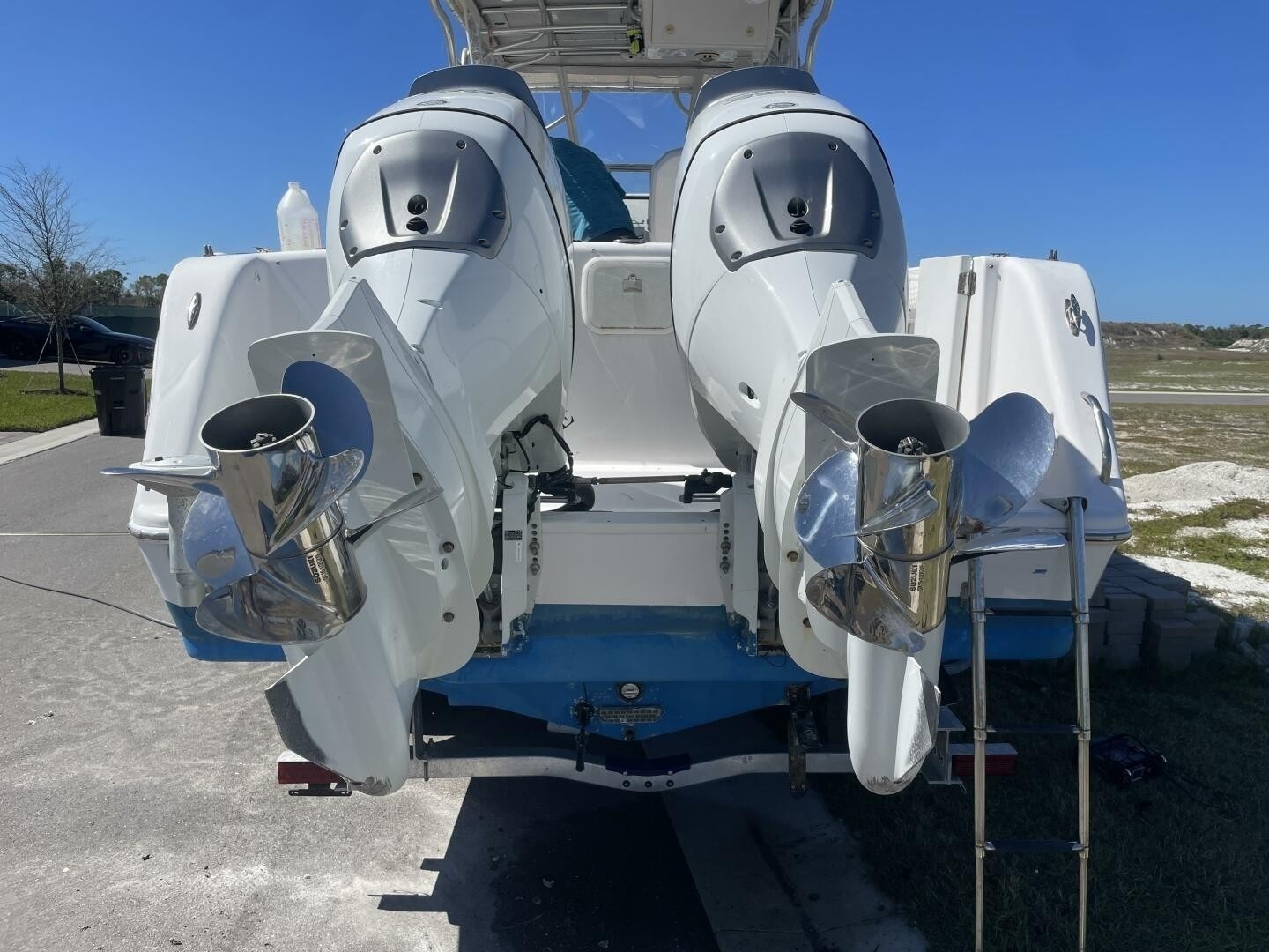 Pro-Line 30 Express Walkaround · 2004 for sale in Florida — photo 8