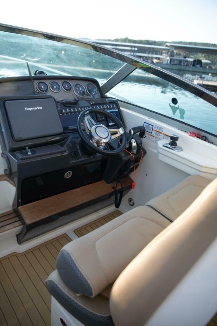 Sea Ray Sundancer 350 · 2016 for sale in Other area — photo 7