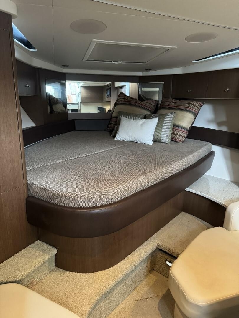 Sea Ray Sundancer 350 · 2016 for sale in Other area — photo 8