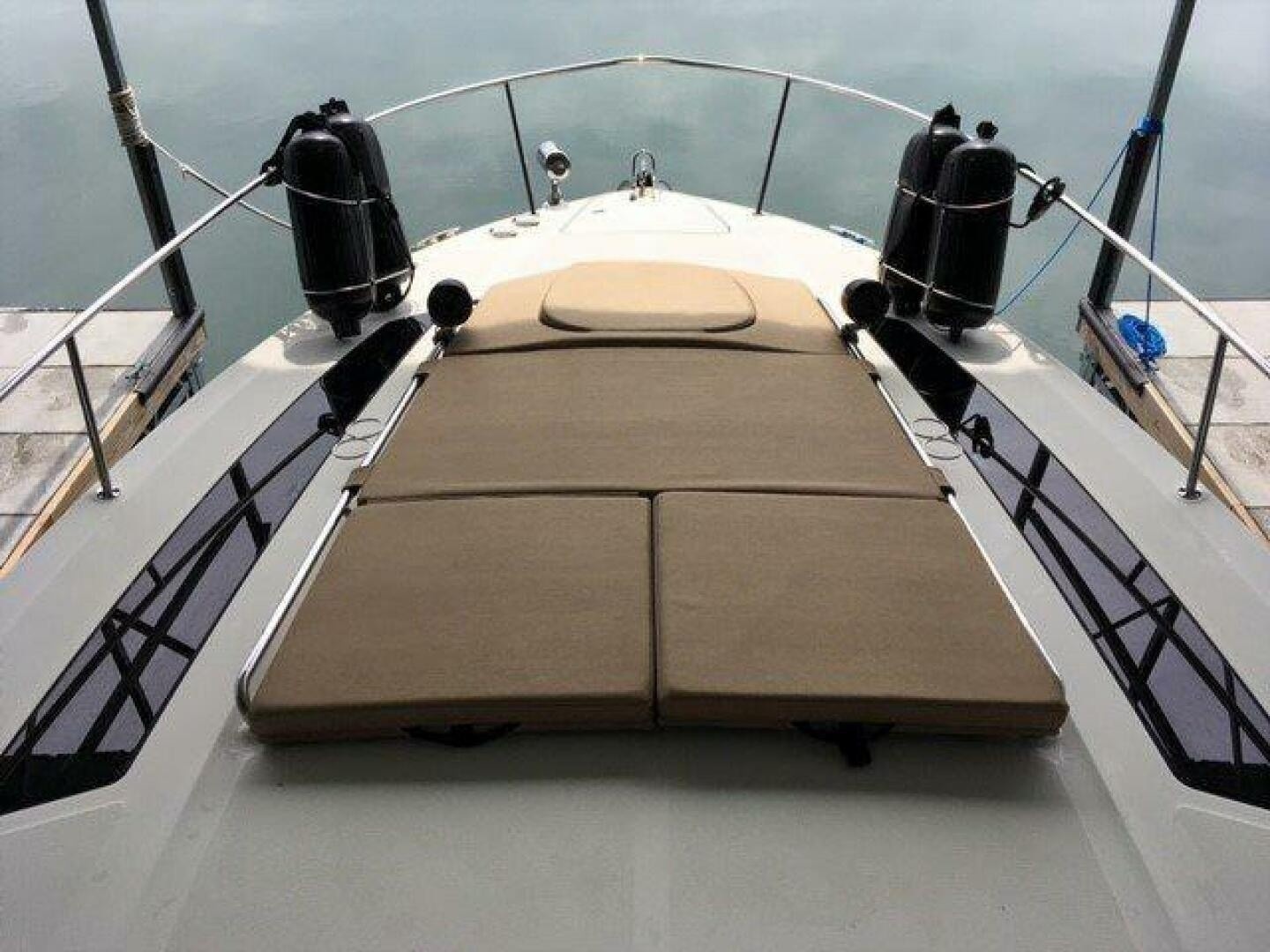 Sea Ray Sundancer 350 · 2016 for sale in Other area — photo 9