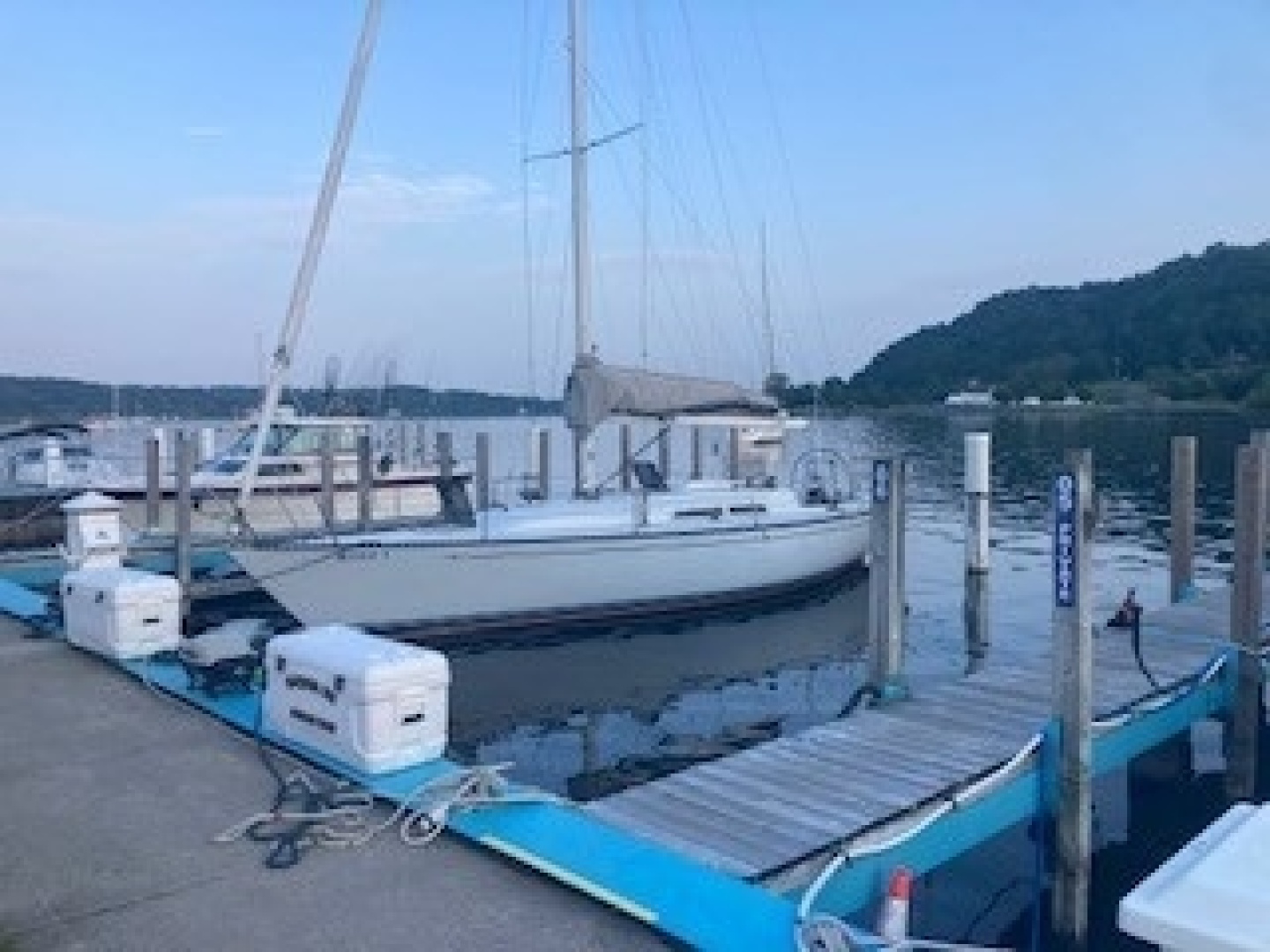 C&C 41 · 1983 for sale in Other area — photo 2