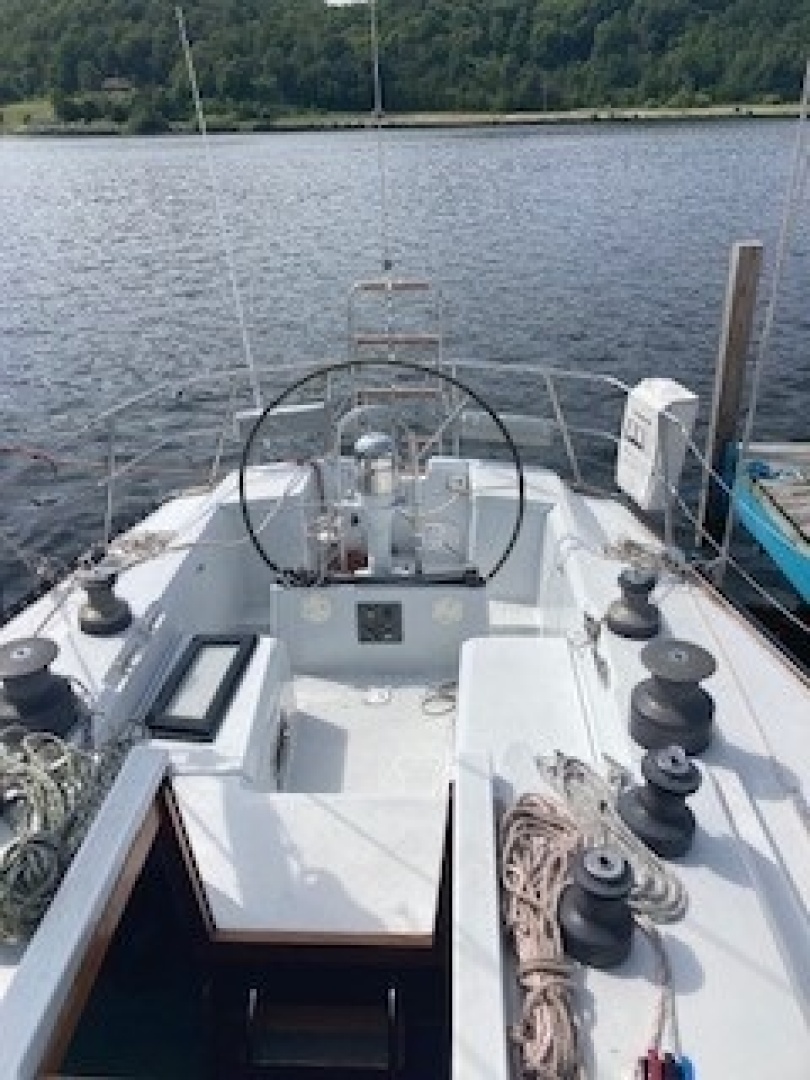 C&C 41 · 1983 for sale in Other area — photo 8