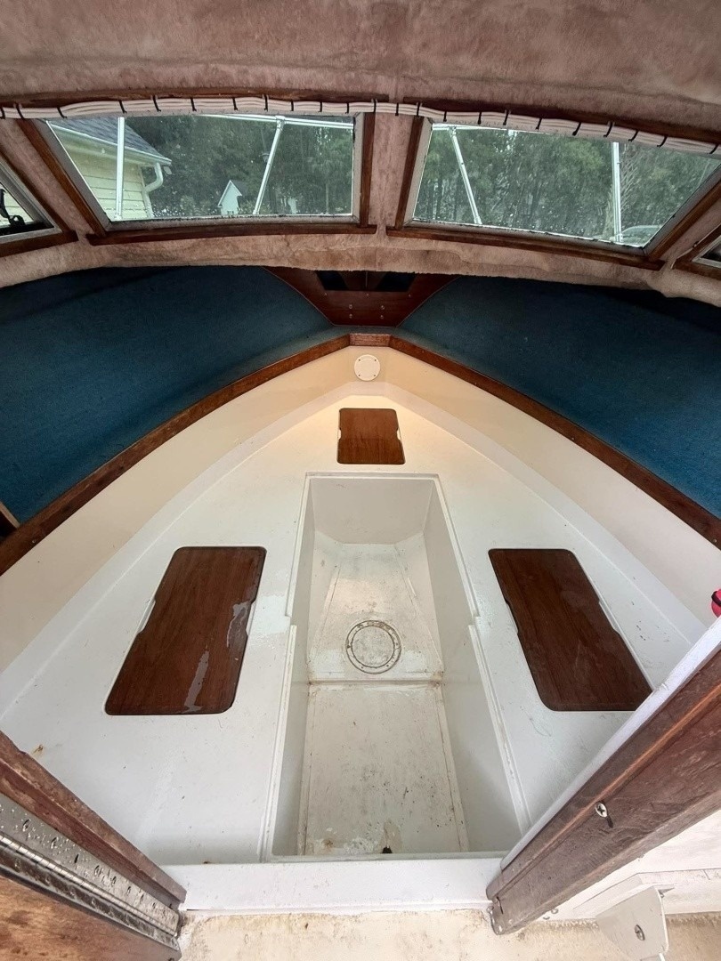 Grady-White 220 Bimini · 1981 for sale in Other area — photo 9