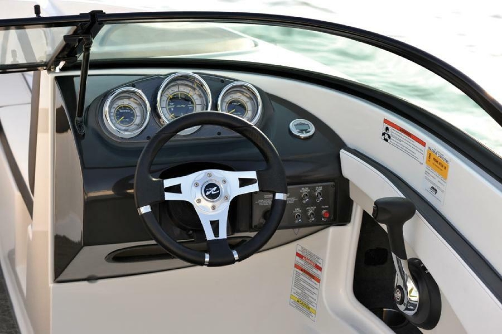 Sea Ray 190 Sport · 2012 in vendita in Altra zona — foto 2