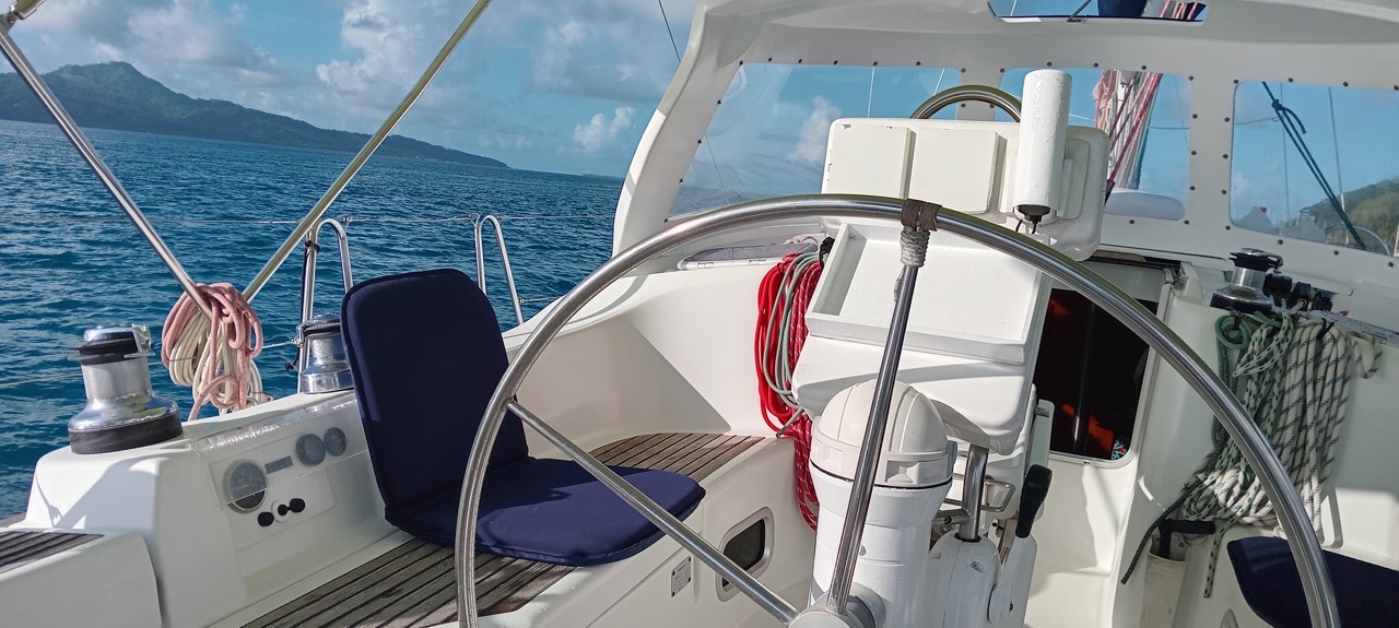 Beneteau Oceanis 423 Clipper · 2005 in vendita in Polinesia Francese — foto 10