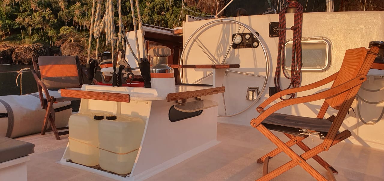 One Off Goélette bois moulé époxy 15 m · 2006 for sale in French Polynesia — photo 2