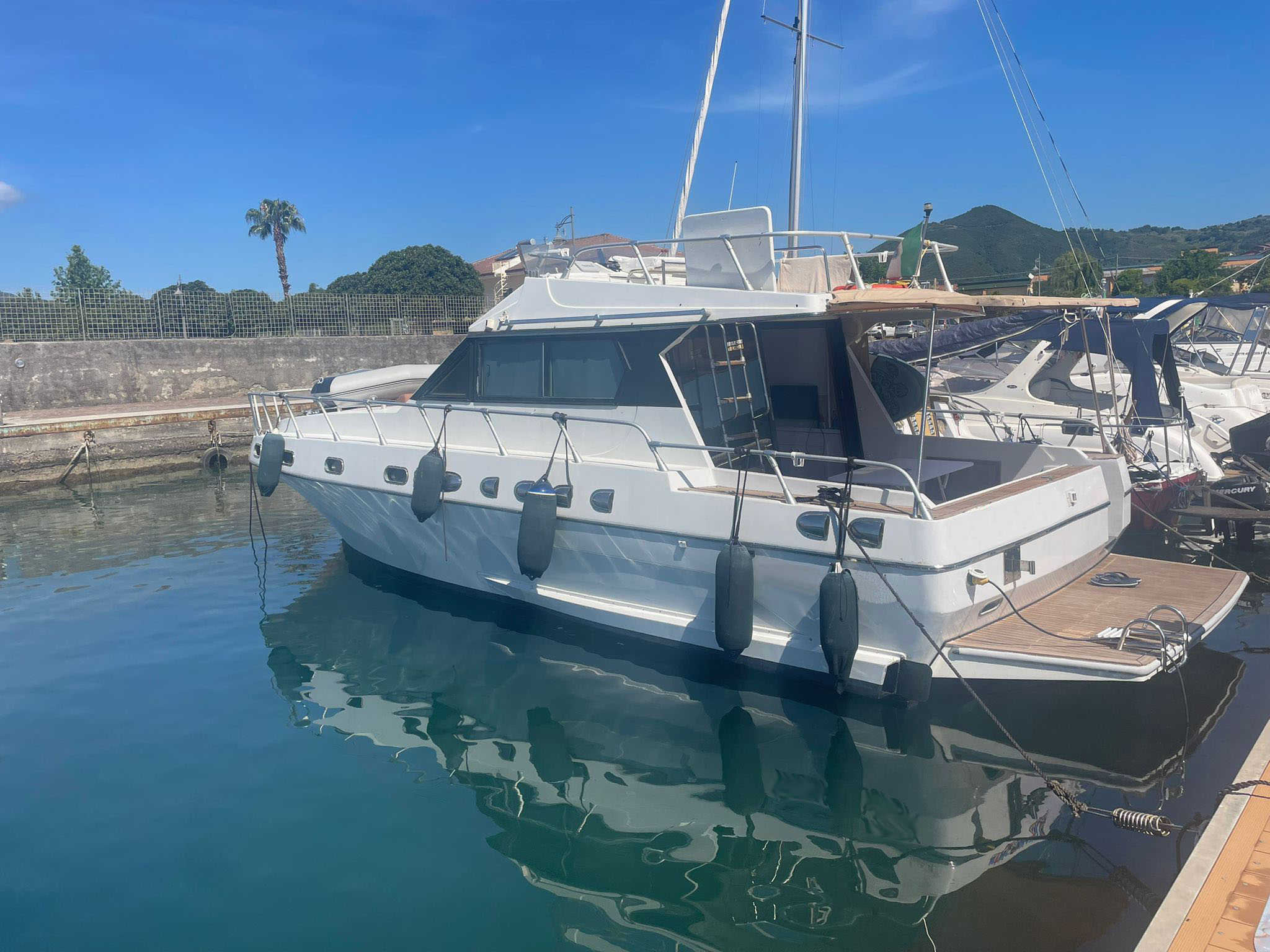Piantoni Hurricane 35 FLY · 1981 in vendita in Napoli e Amalfi — foto 1