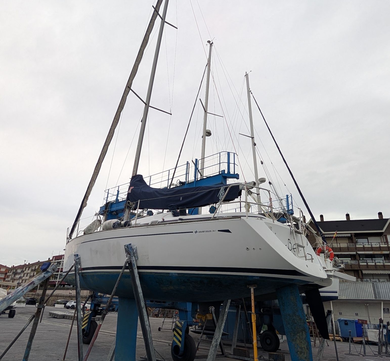 Grand Soleil 34 · 2001 in vendita in Asturie, Cantabria e Paesi Baschi — foto 4