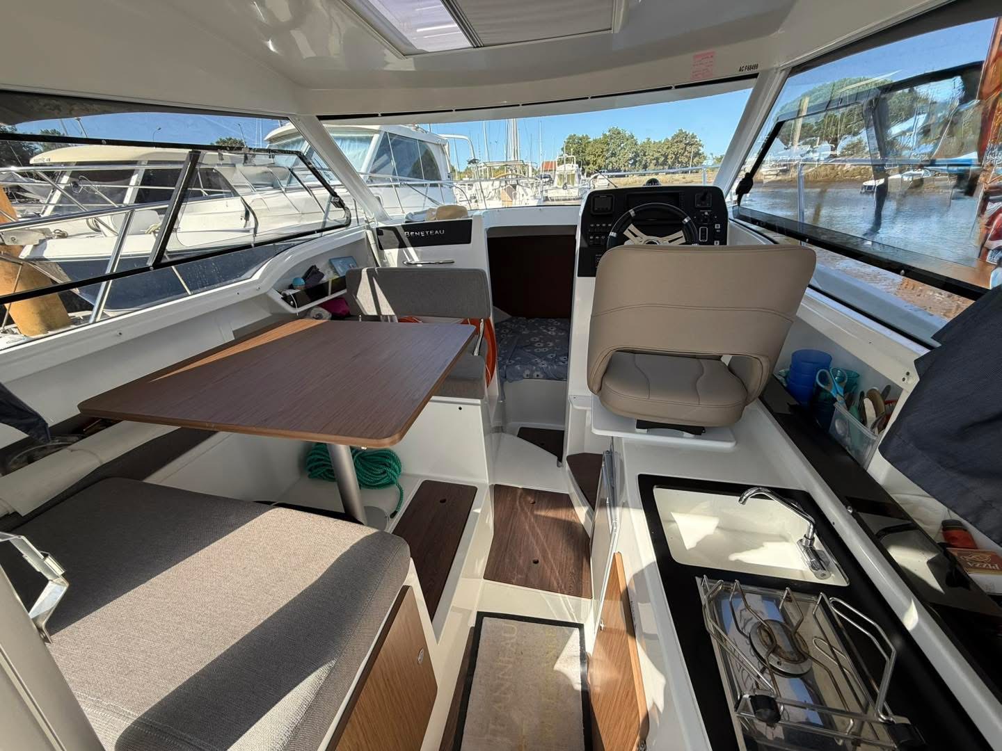 Beneteau Antares 8 OB · 2018 in vendita in Altra zona — foto 10