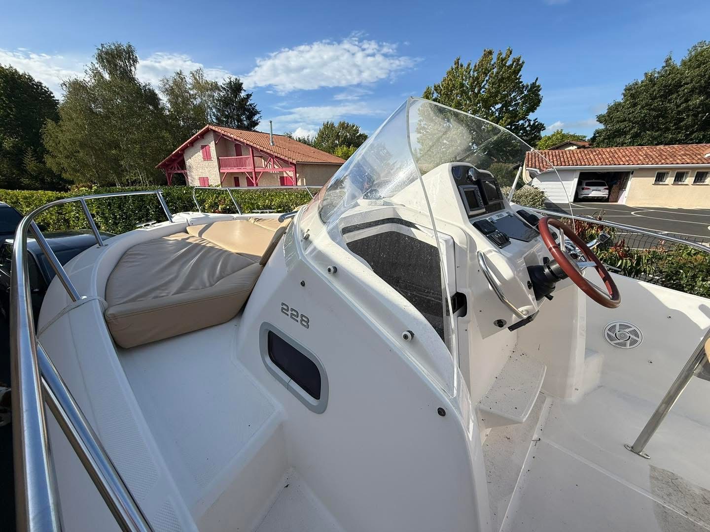 Kelt Marine White Shark 228 · 2011 in vendita in Altra zona — foto 3