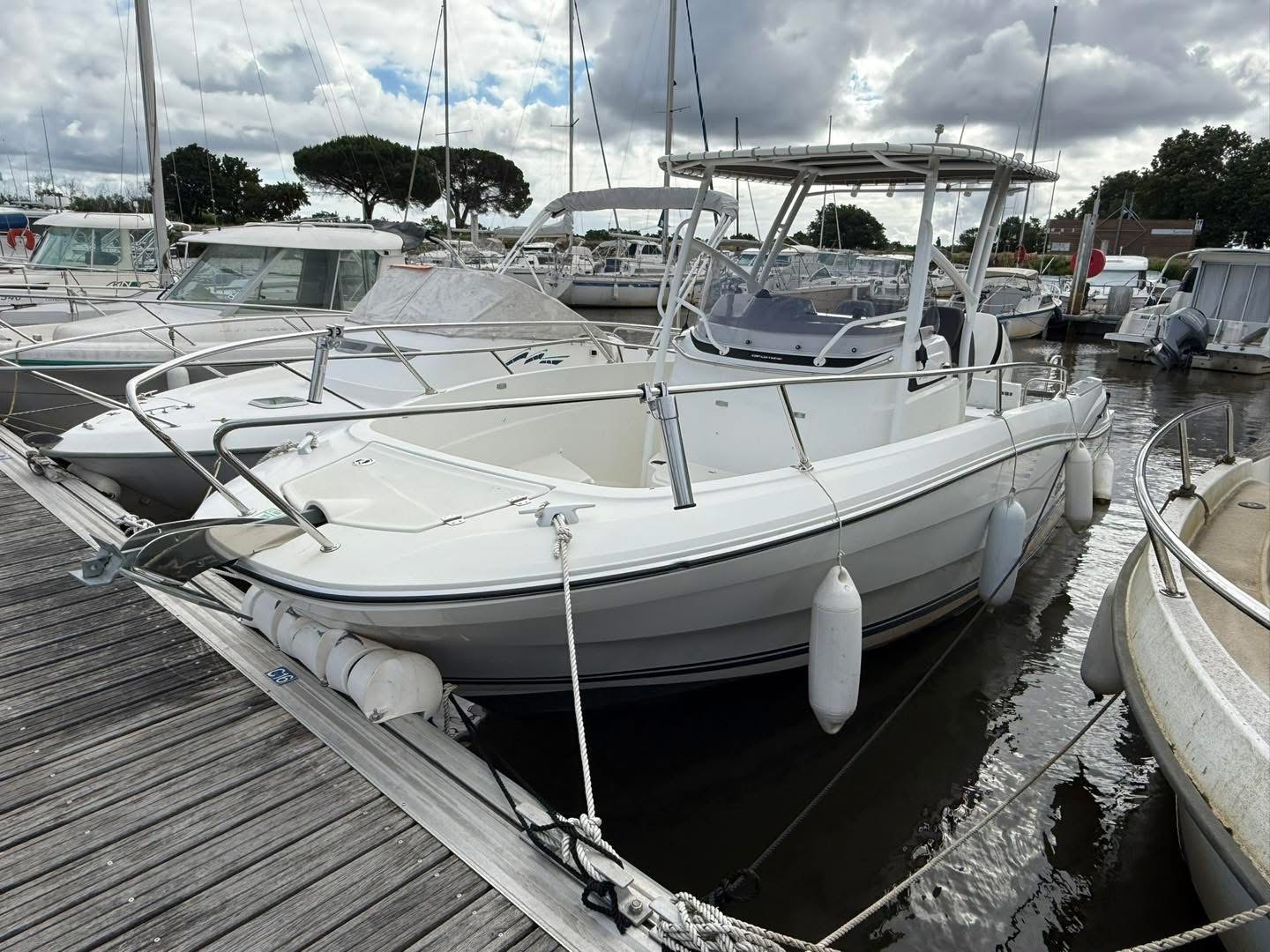 Jeanneau Cap camarat 7.5 CC · 2019 en venta en Otra zona — foto 1