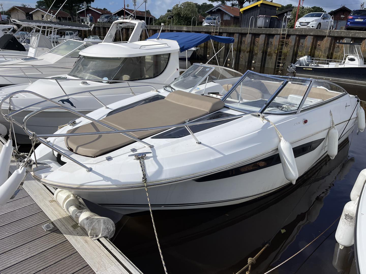 Jeanneau Cap Camarat 7.5 DC · 2014 en venta en Otra zona — foto 1