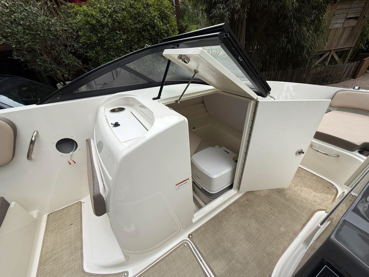 Bayliner VR6 OB · 2020 in vendita in Altra zona — foto 9