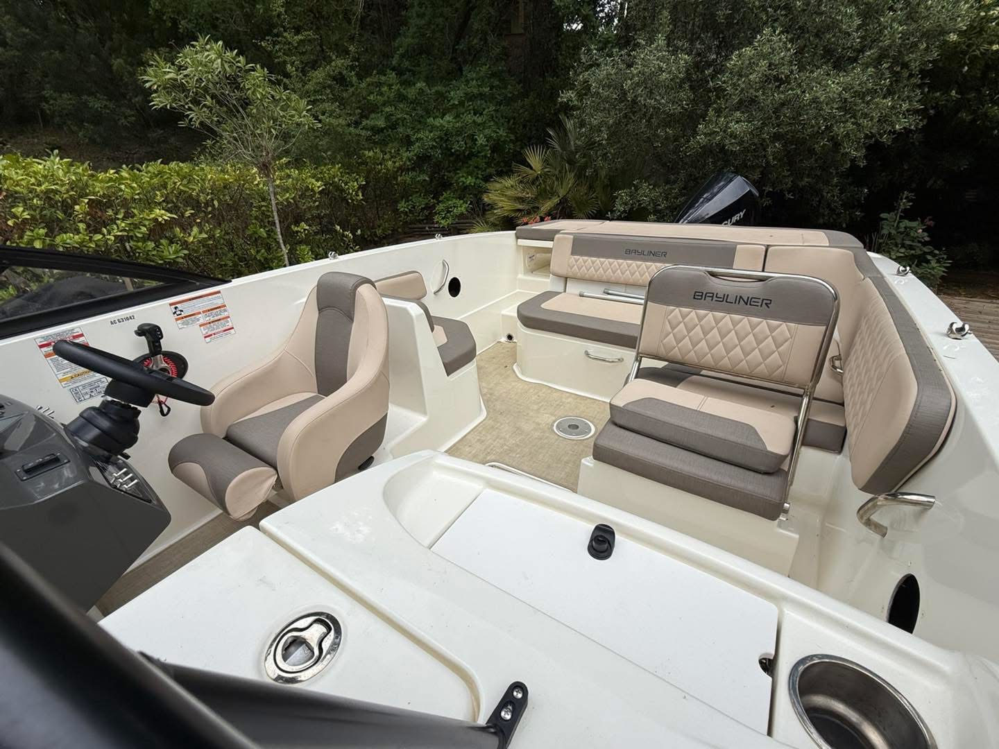 Bayliner VR6 OB · 2020 in vendita in Altra zona — foto 10