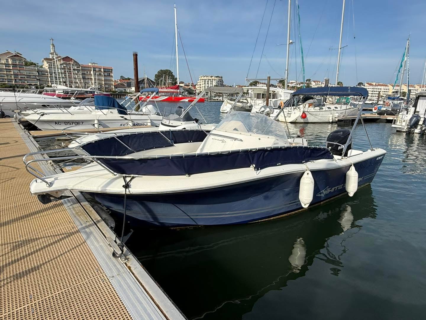 Kelt Marine White Shark 228 · 2008 in vendita in Altra zona — foto 2