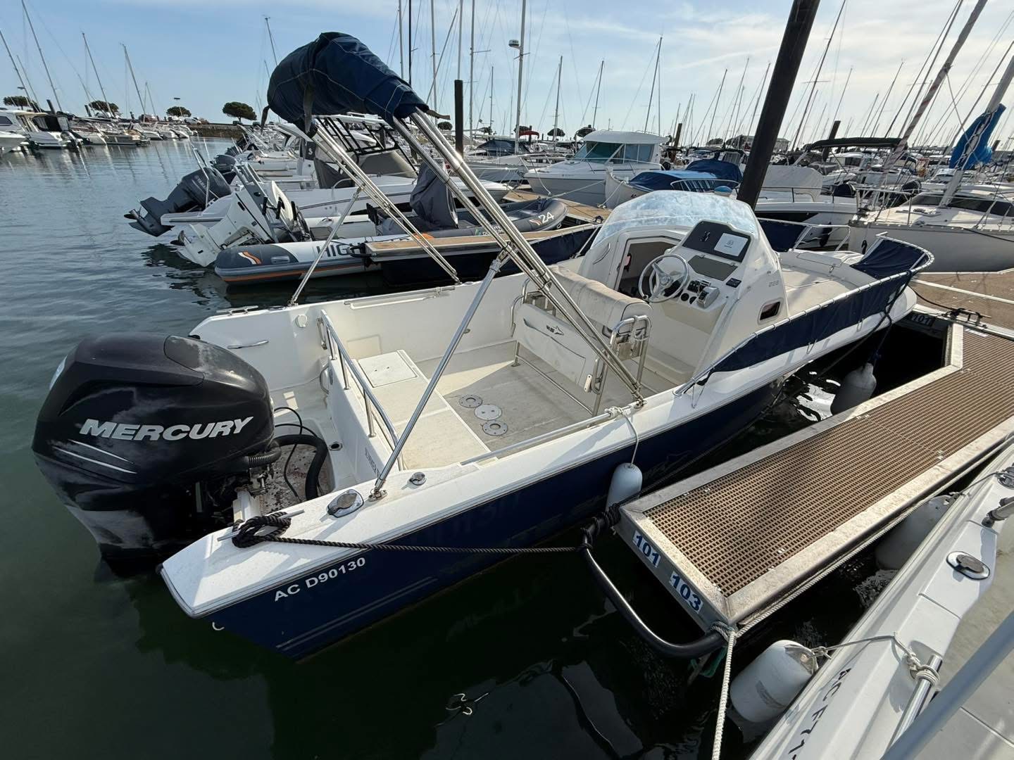 Kelt Marine White Shark 228 · 2008 in vendita in Altra zona — foto 5